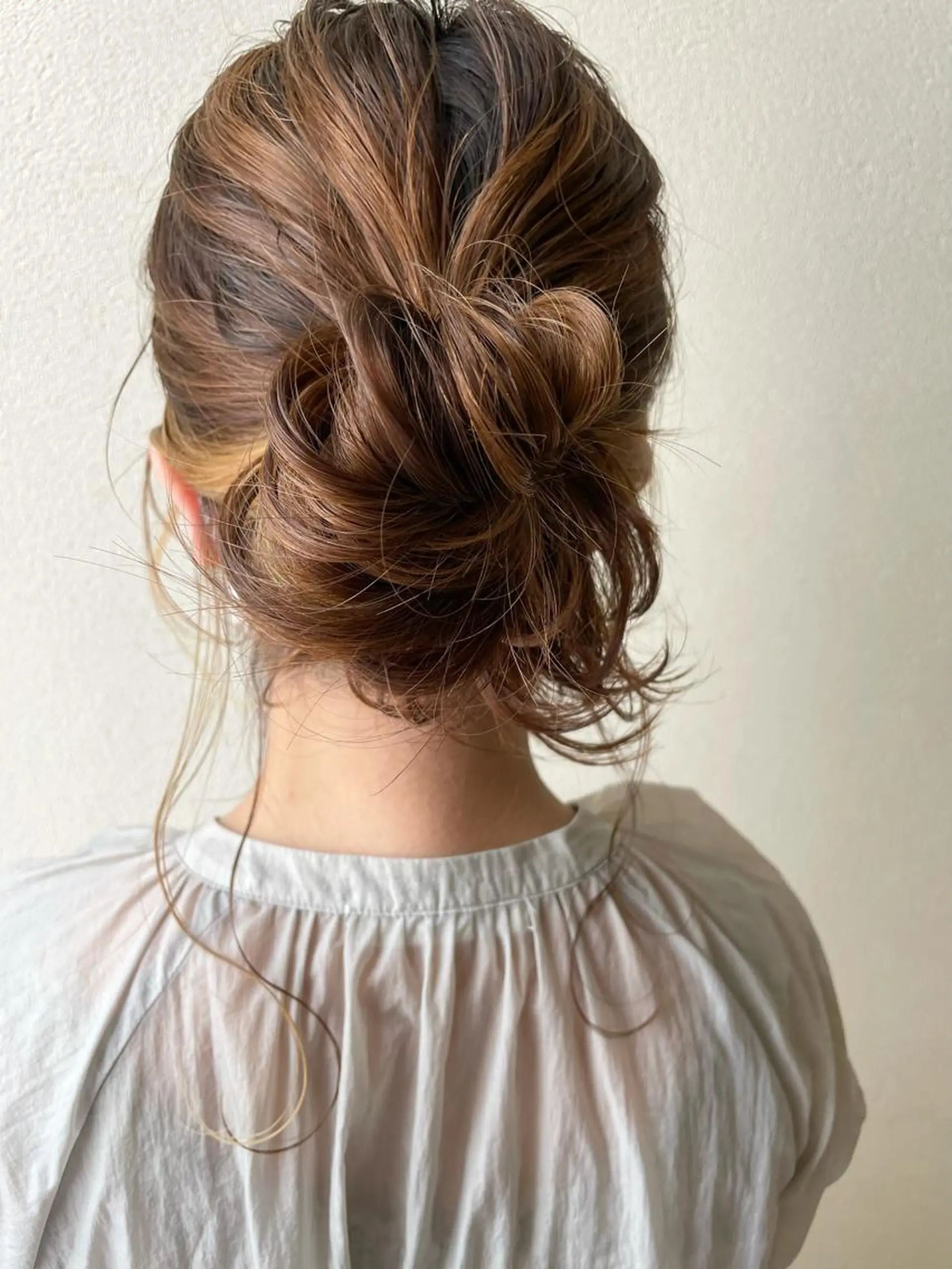 セミロング ヘアアレンジ お団子ヘア 沢田 瞳のヘアスタイル