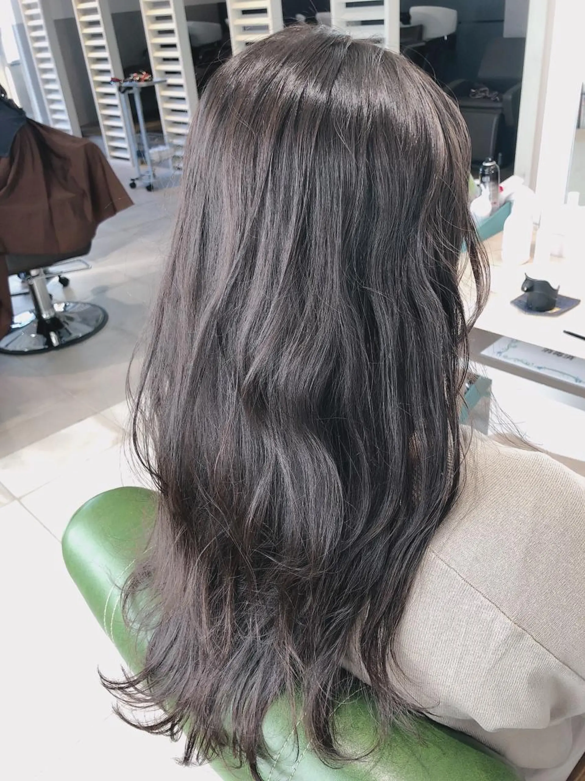 ロング カラー ブリーチ グレージュ ブリーチなしカラー カット ヘアカラー トリートメント Moana by HEADLIGHT 川口店所属・川口髪質改善ウルトワ 🌈毛島健樹🌈のヘアスタイル