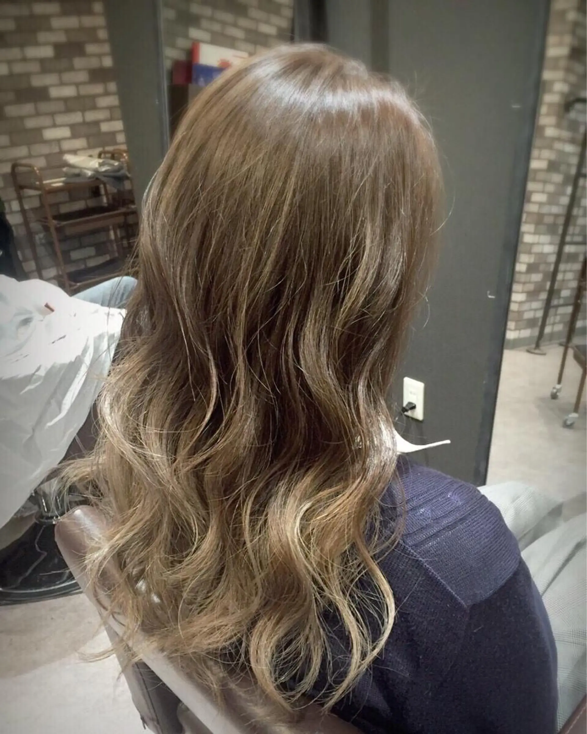 ミディアム カラー イルミナカラー due hair 京都駅前店 MILBON オージュア認定サロン【デューヘアー】所属・ハイトーンブリーチ 土坂　由志【京都】のヘアスタイル