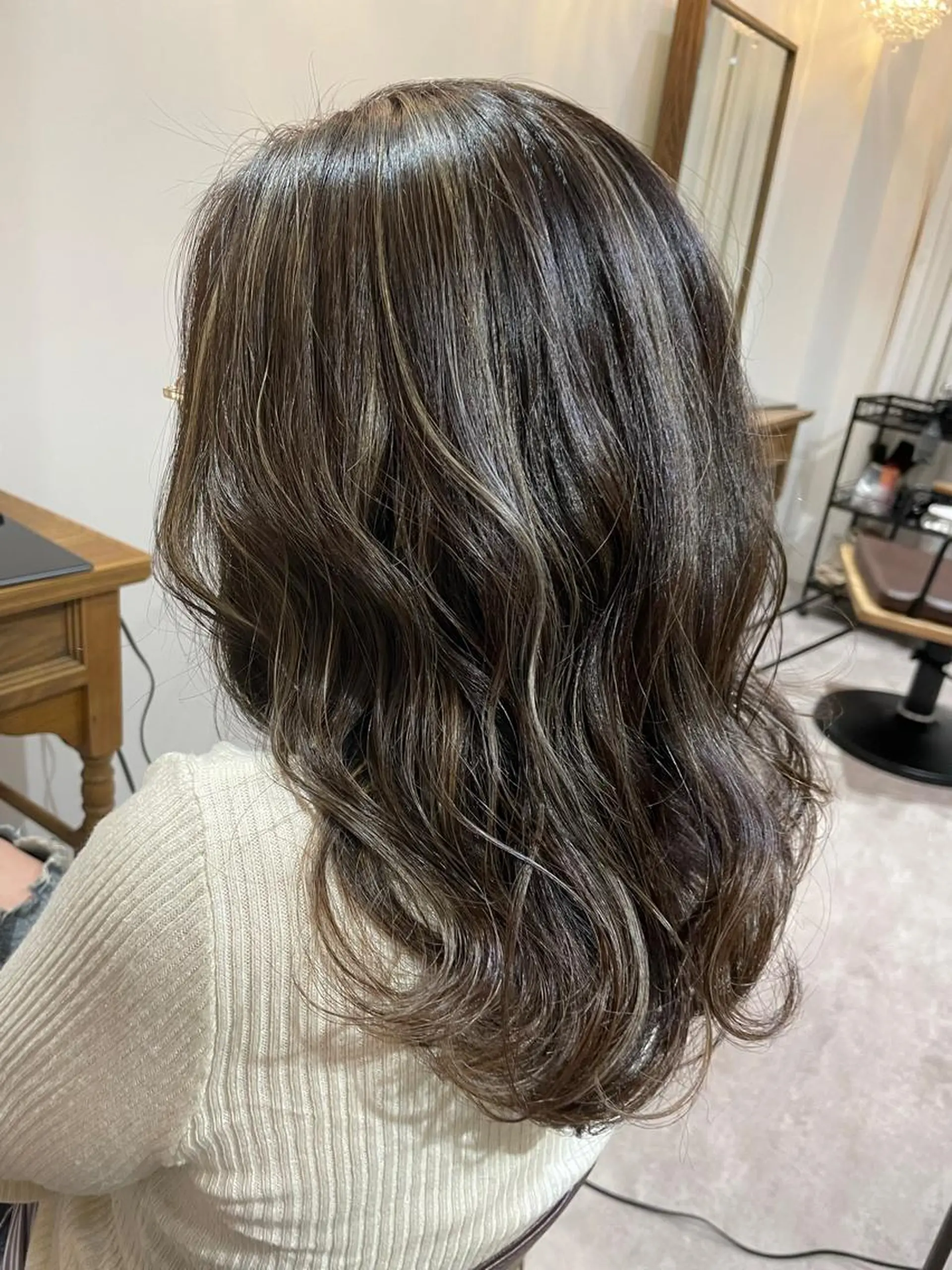 ミディアム カラー ハイライトカラー ハイライト Vivie.所属・新都心個室サロン/ 古波蔵美奈のヘアスタイル