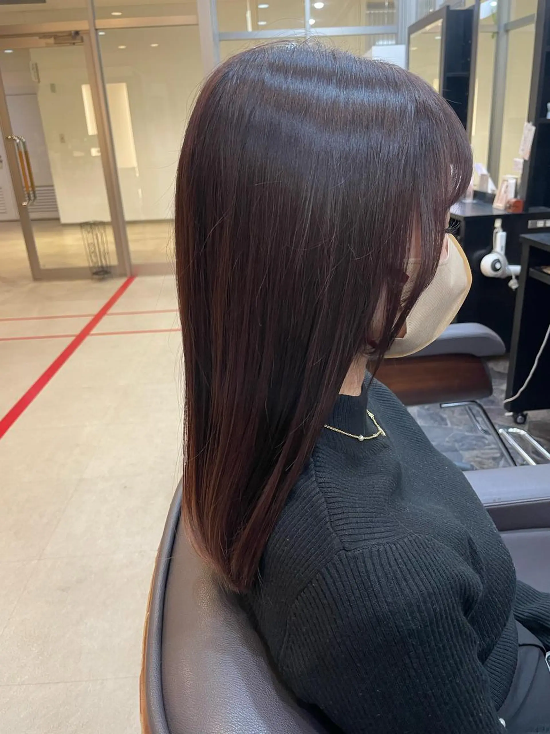 カラー 岸田 怜奈のヘアスタイル