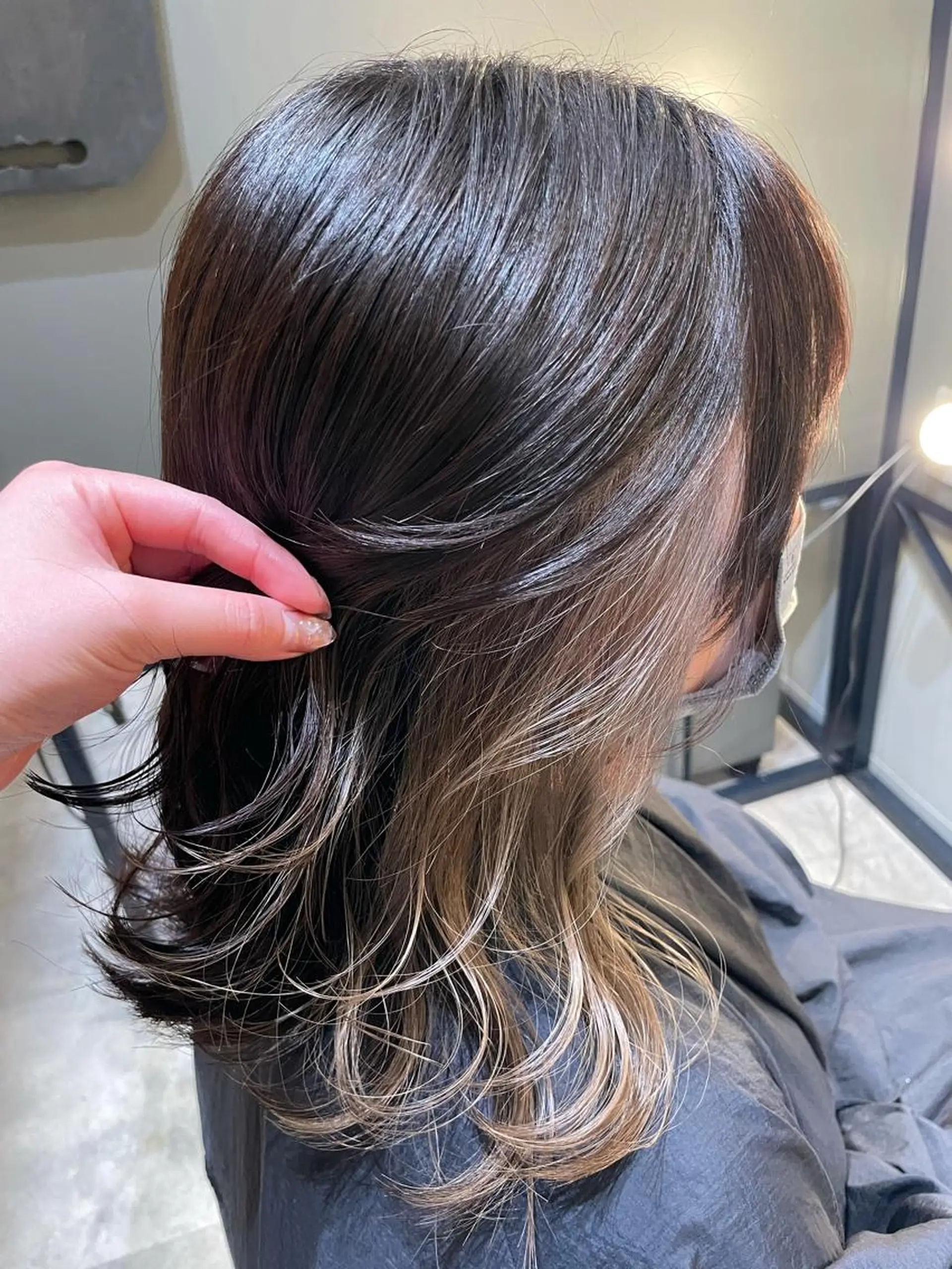 ミディアム 横山 菜摘のヘアスタイル