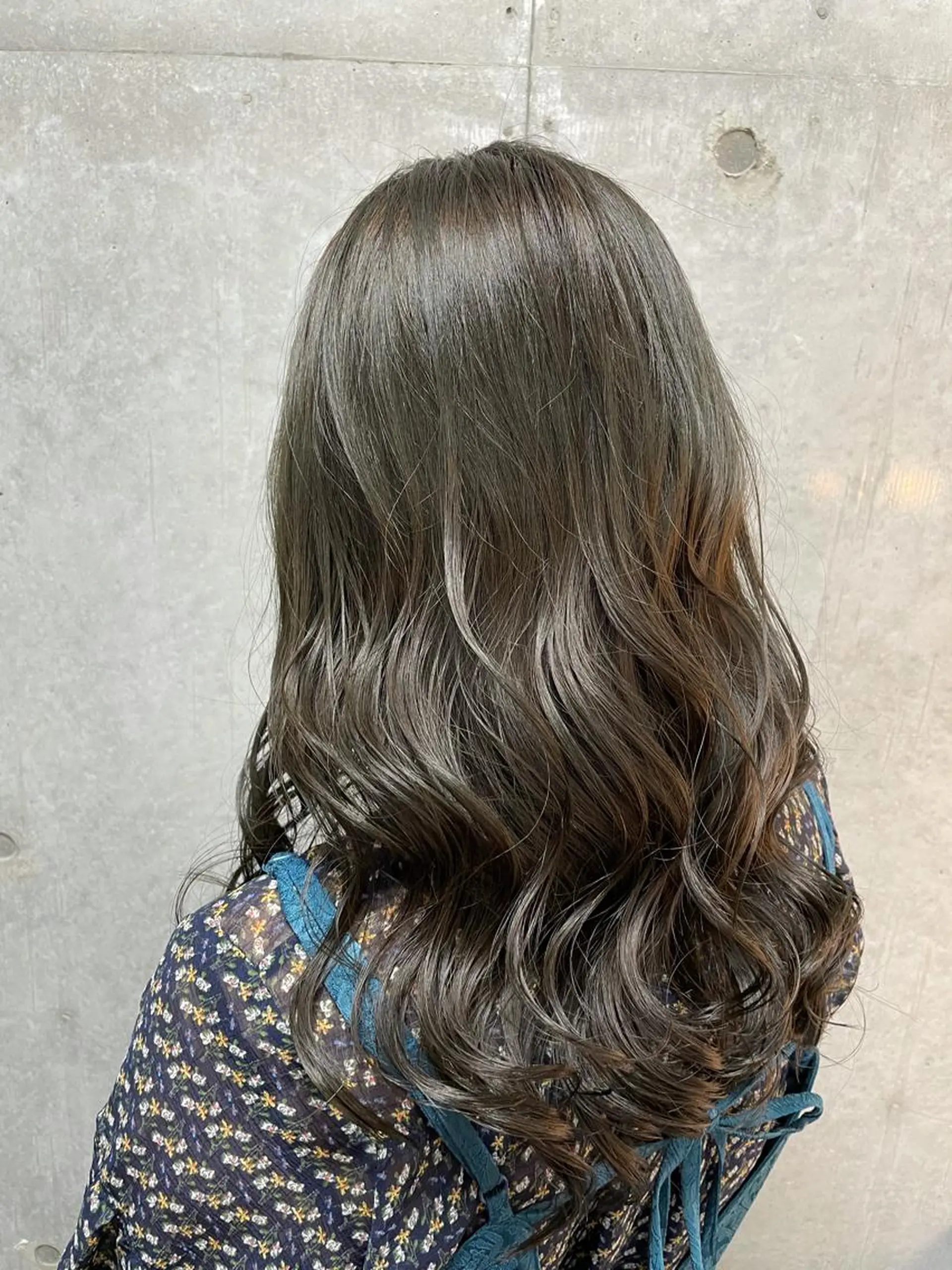 ロング カラー グレージュ オリーブグレージュ オリーブグレー TAKIZAWA 武蔵小杉のヘアスタイル