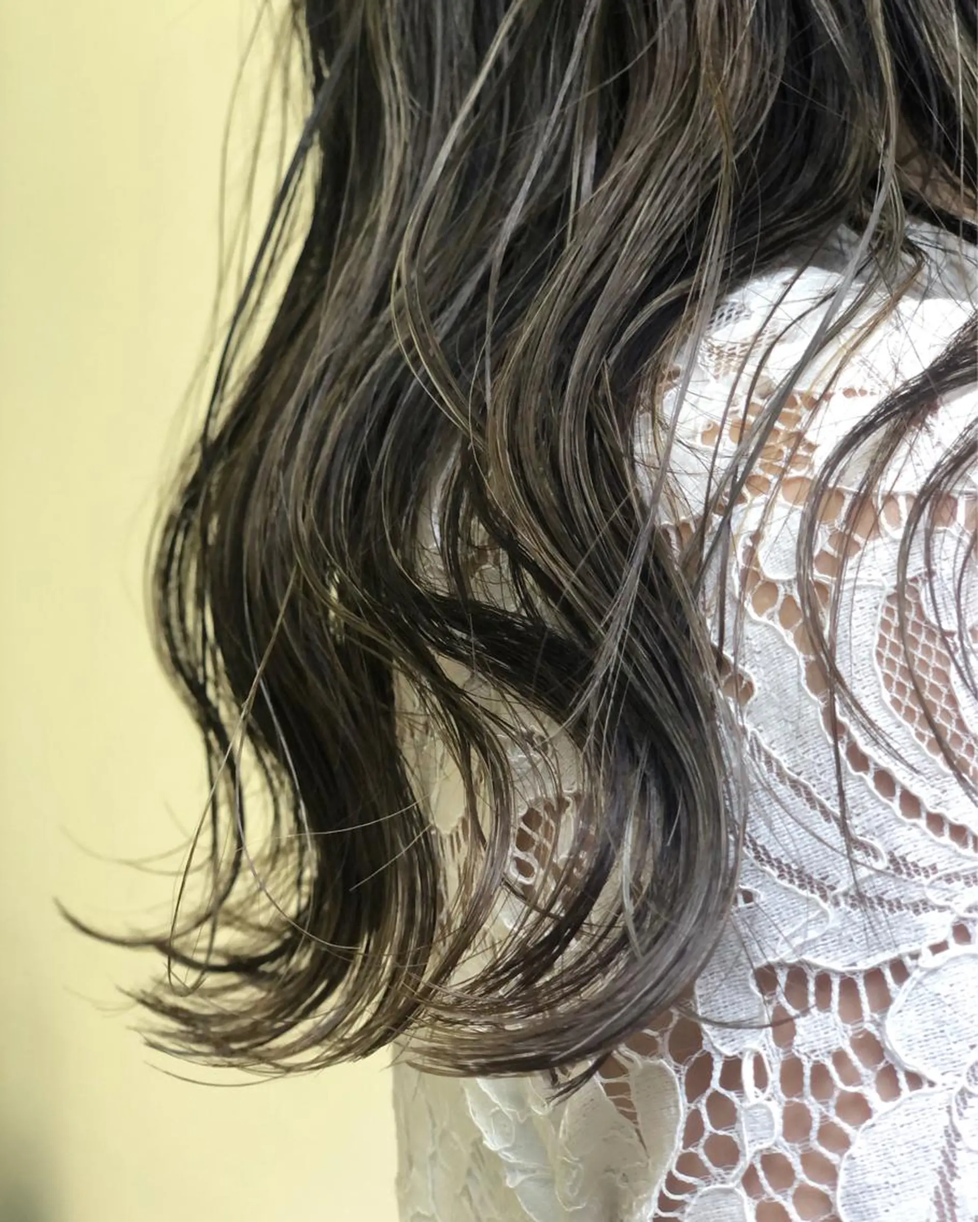 ロング カラー ダークグレー ハイライトカラー ハイライト ヘアカラー トリートメント Tao所属・藤川 大智のヘアスタイル