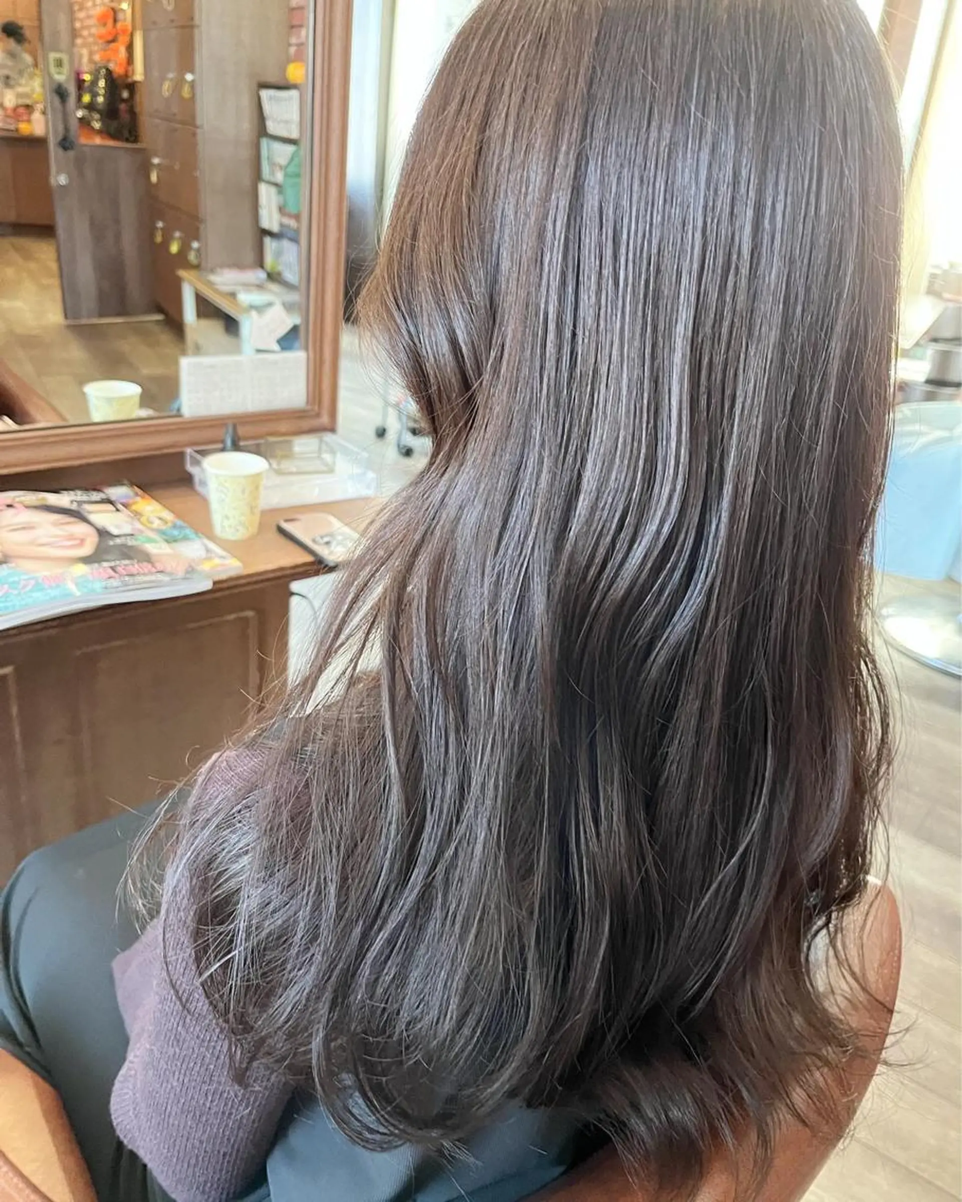 ロング カラー 透明感カラー グレージュ ロイヤルスイート所属・眞壁 華子のヘアスタイル