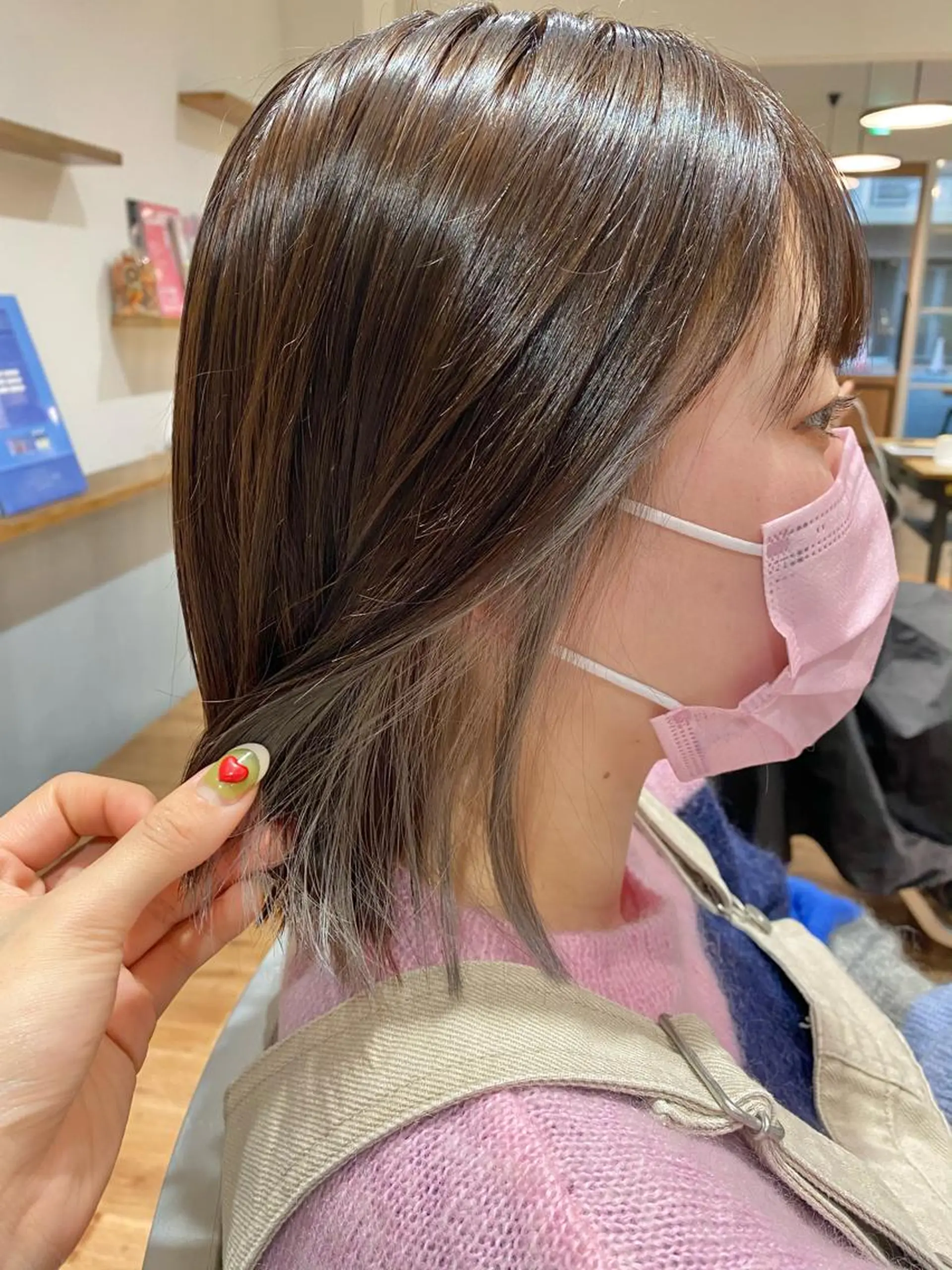 ショート カラー ブリーチ 🌈🌸あおき みちる🌟💗のヘアスタイル