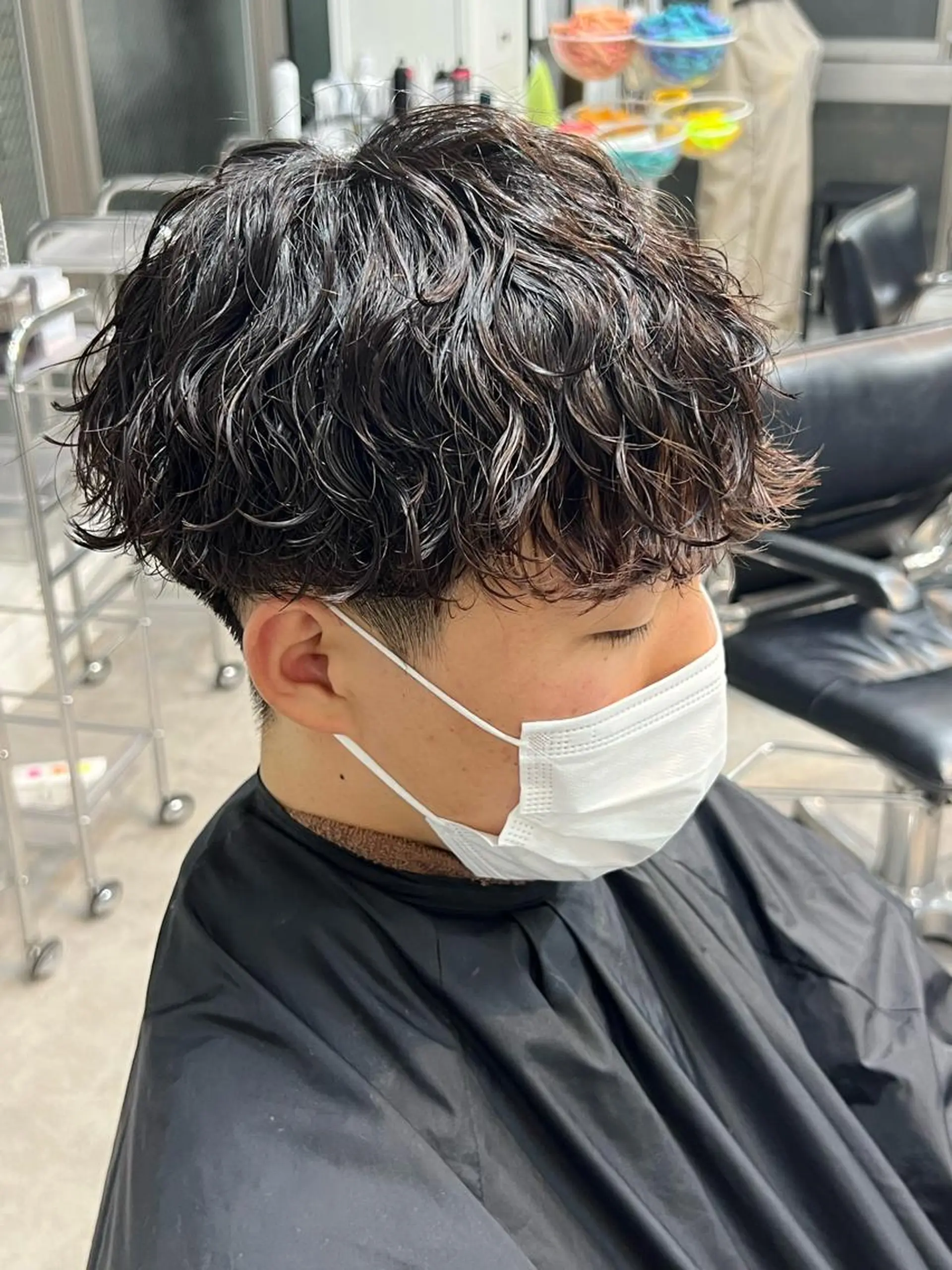 パーマ メンズ ビジネス センターパート メンズパーマ プードルパーマ 学生(メンズ向け) ショートヘア原宿 fifth コシのヘアスタイル