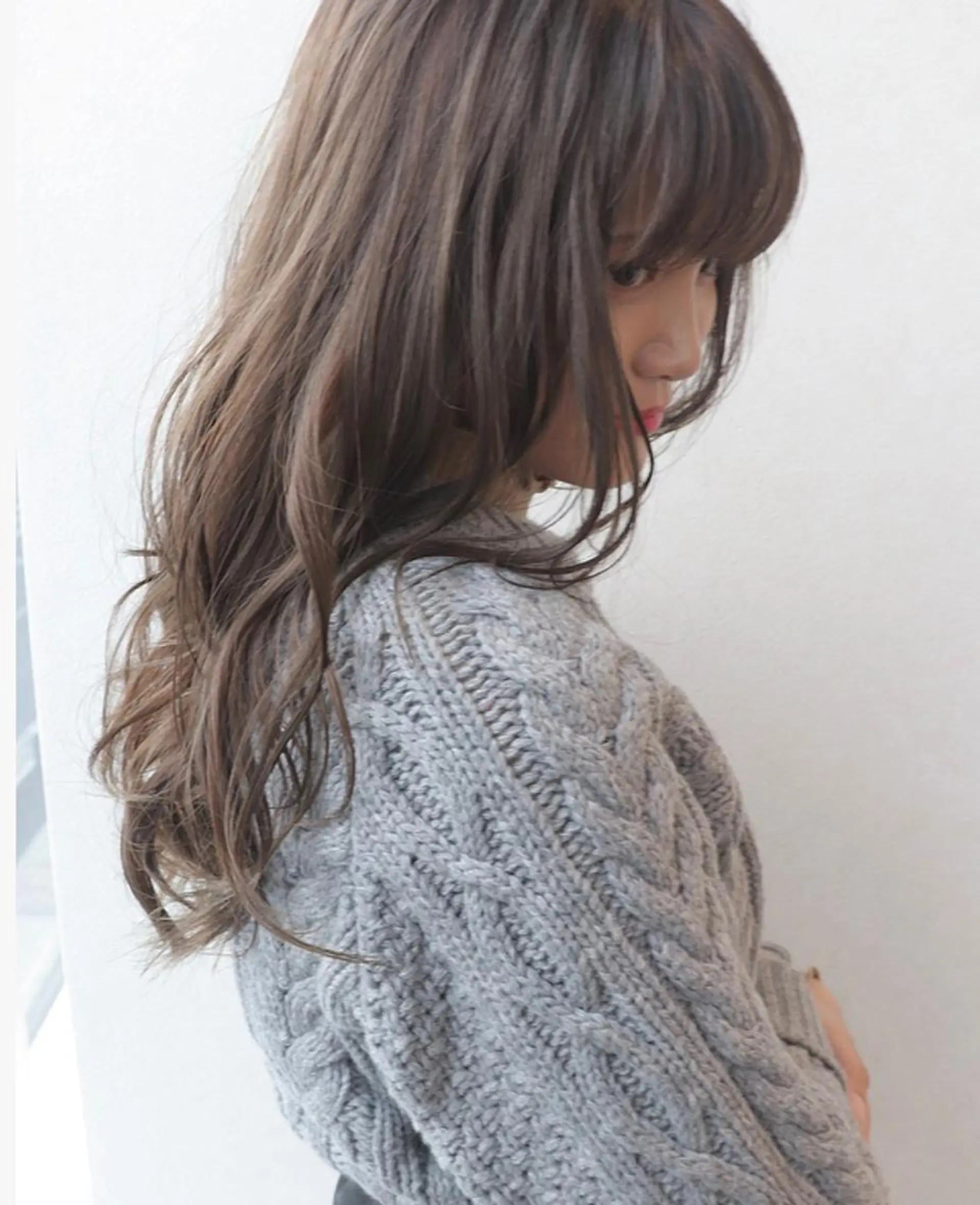 ロング カラー アッシュ アッシュグレー AGU akariのヘアスタイル