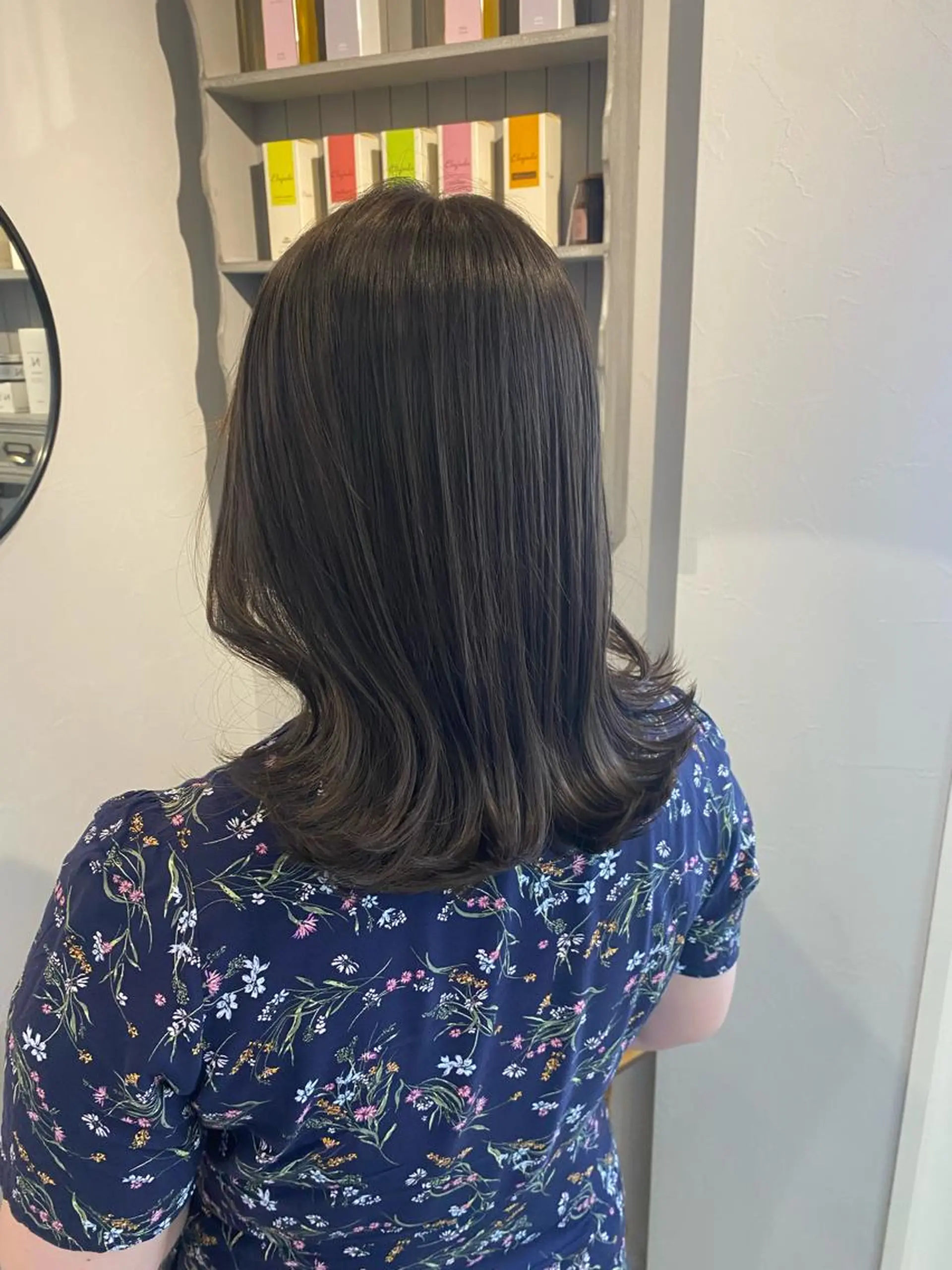 ミディアム レイヤーカット カット 西村 美羽のヘアスタイル