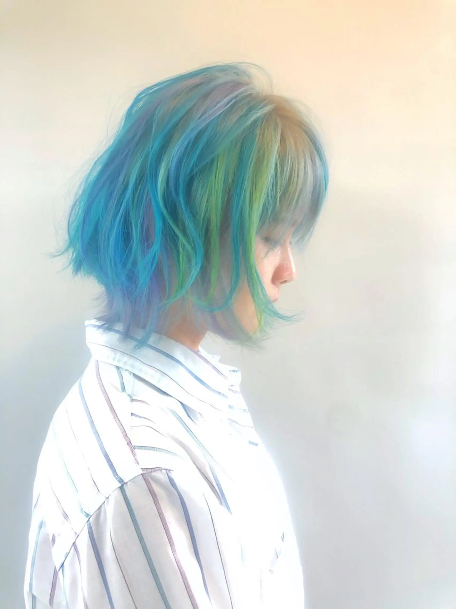 ショート カラー パーマ ヘアアレンジ メンズ ユニコーンカラー ヘアカラー トリートメント 推し活専用 【派手髪】飯野ゆかりのヘアスタイル