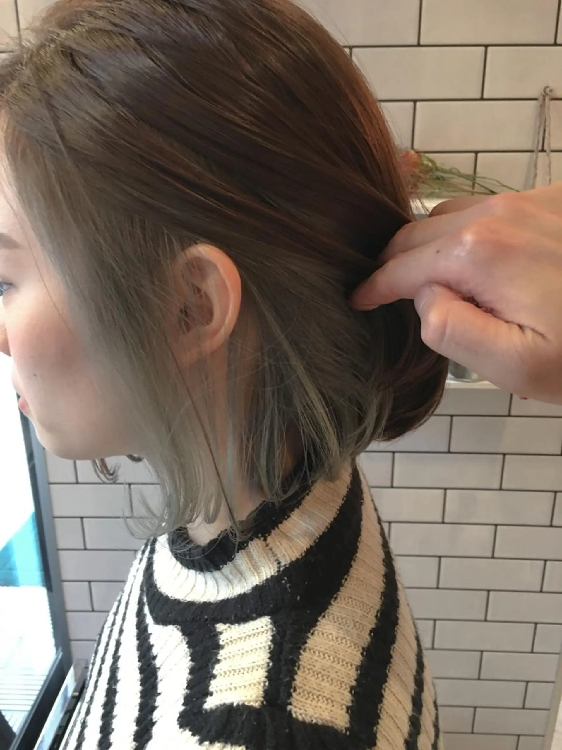 ショート カラー アッシュ インナーカラー MIA スタイリストのヘアスタイル