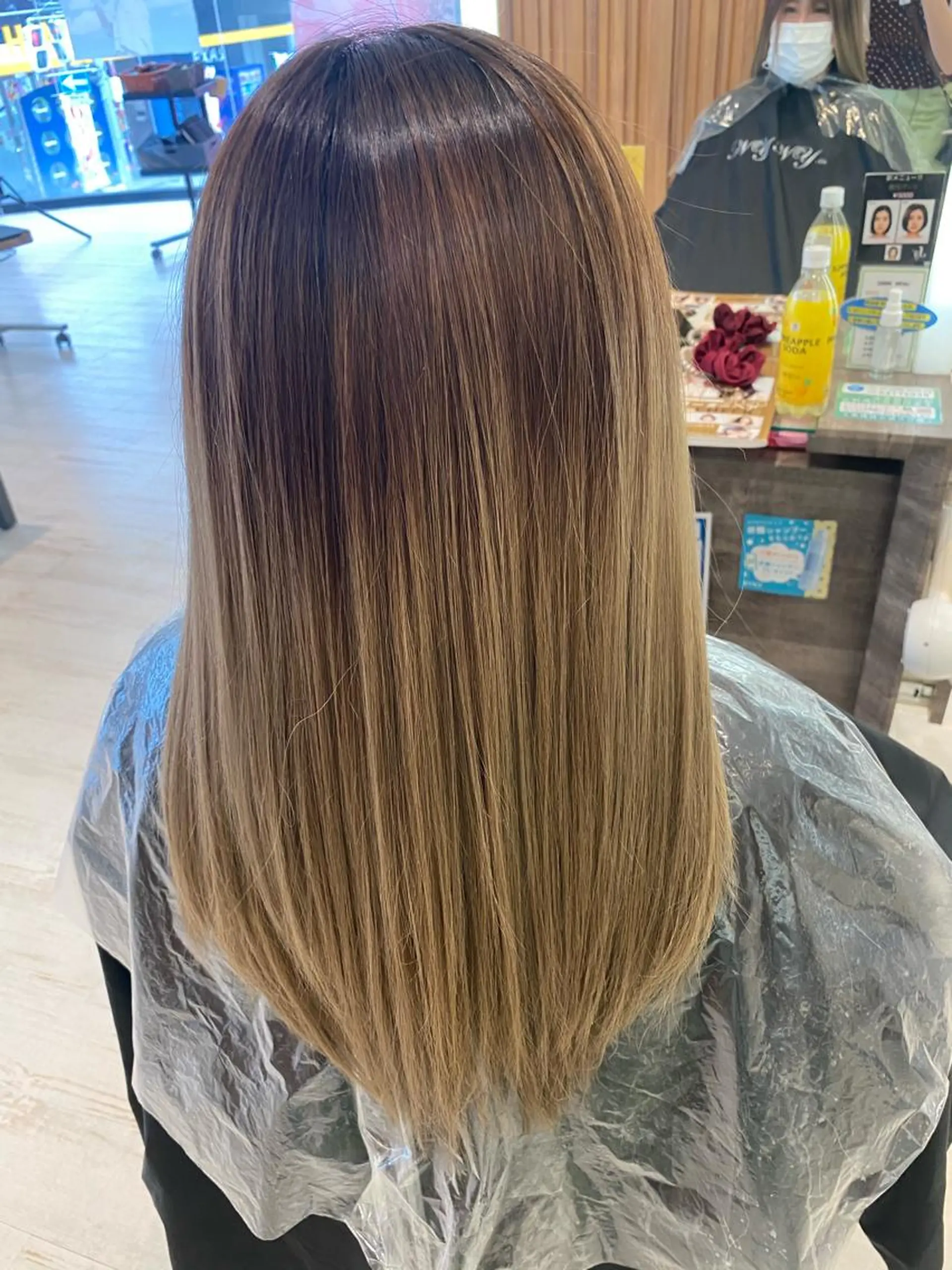 ロング トリートメント 酸熱トリートメント ベージュ/インナー カラー🤍Rieのヘアスタイル