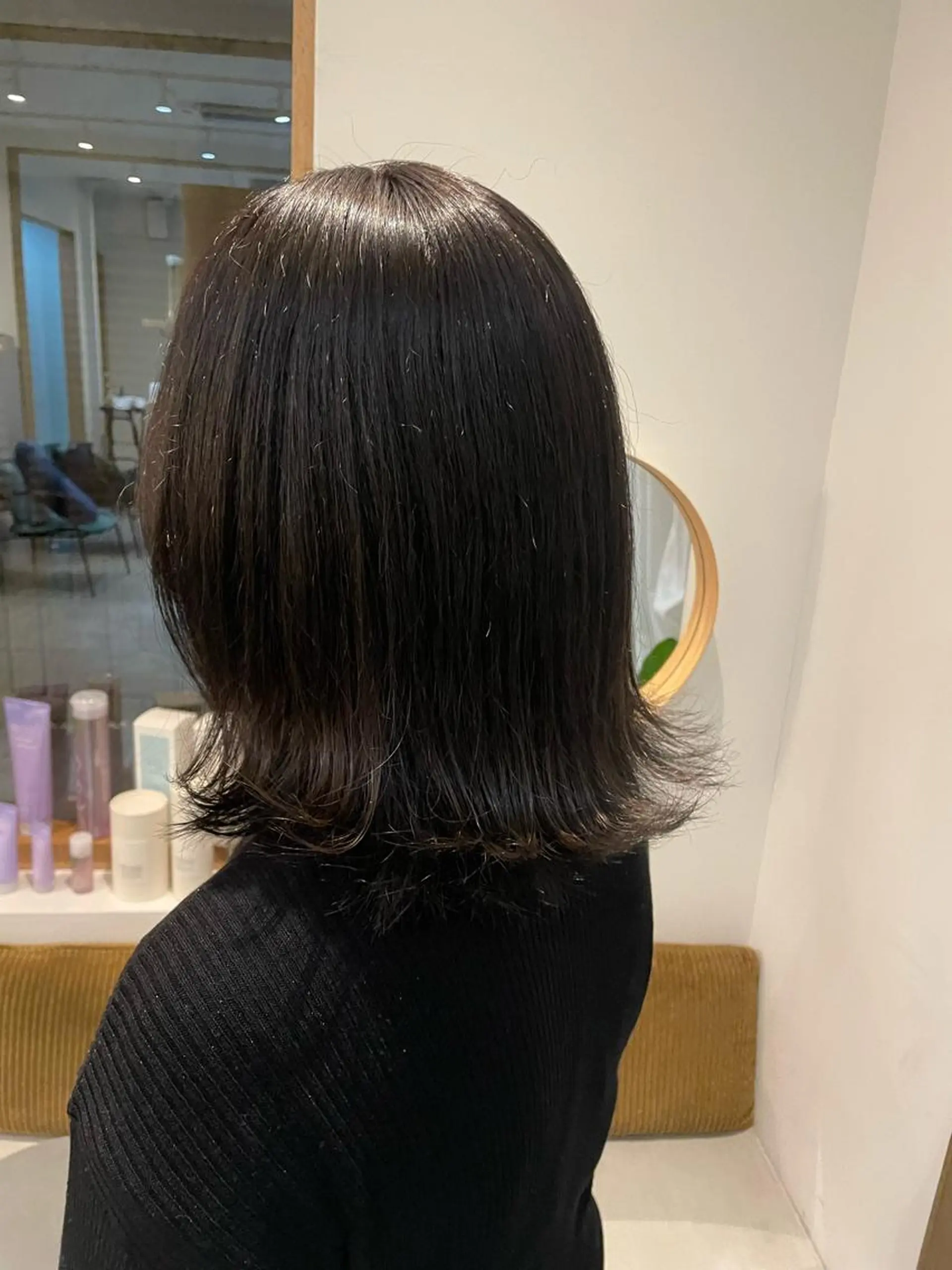 セミロング カラー ミウラ サクラコのヘアスタイル