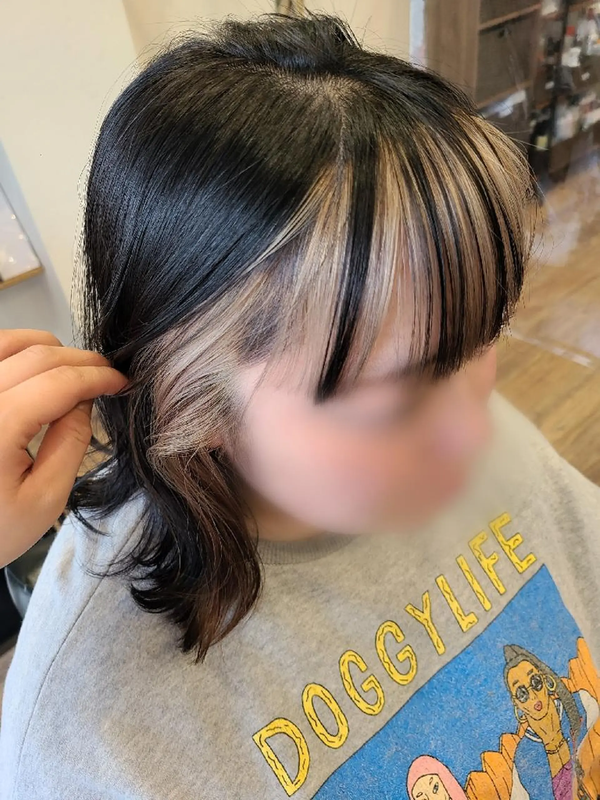 ミディアム カラー ミストバング ブロンド ホワイトブロンド 関口 友菜のヘアスタイル