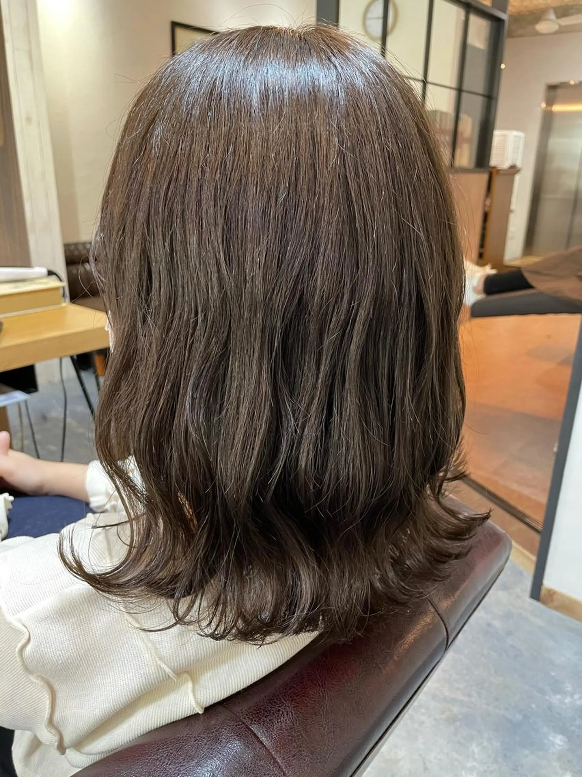 ミディアム カラー 鈴木 咲輝のヘアスタイル