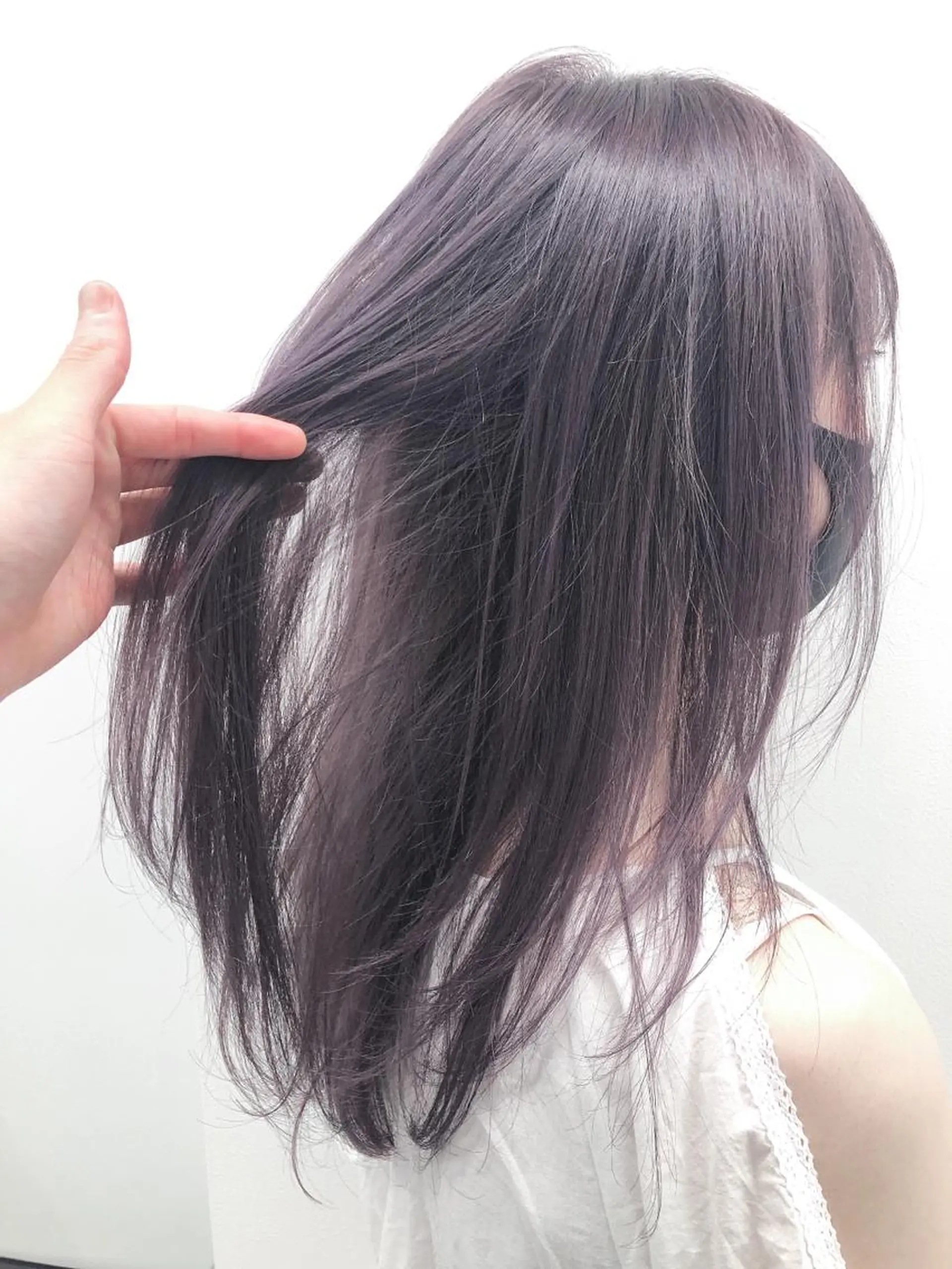 セミロング カラー 韓国レイヤー 似合わせカラーのヘアスタイル