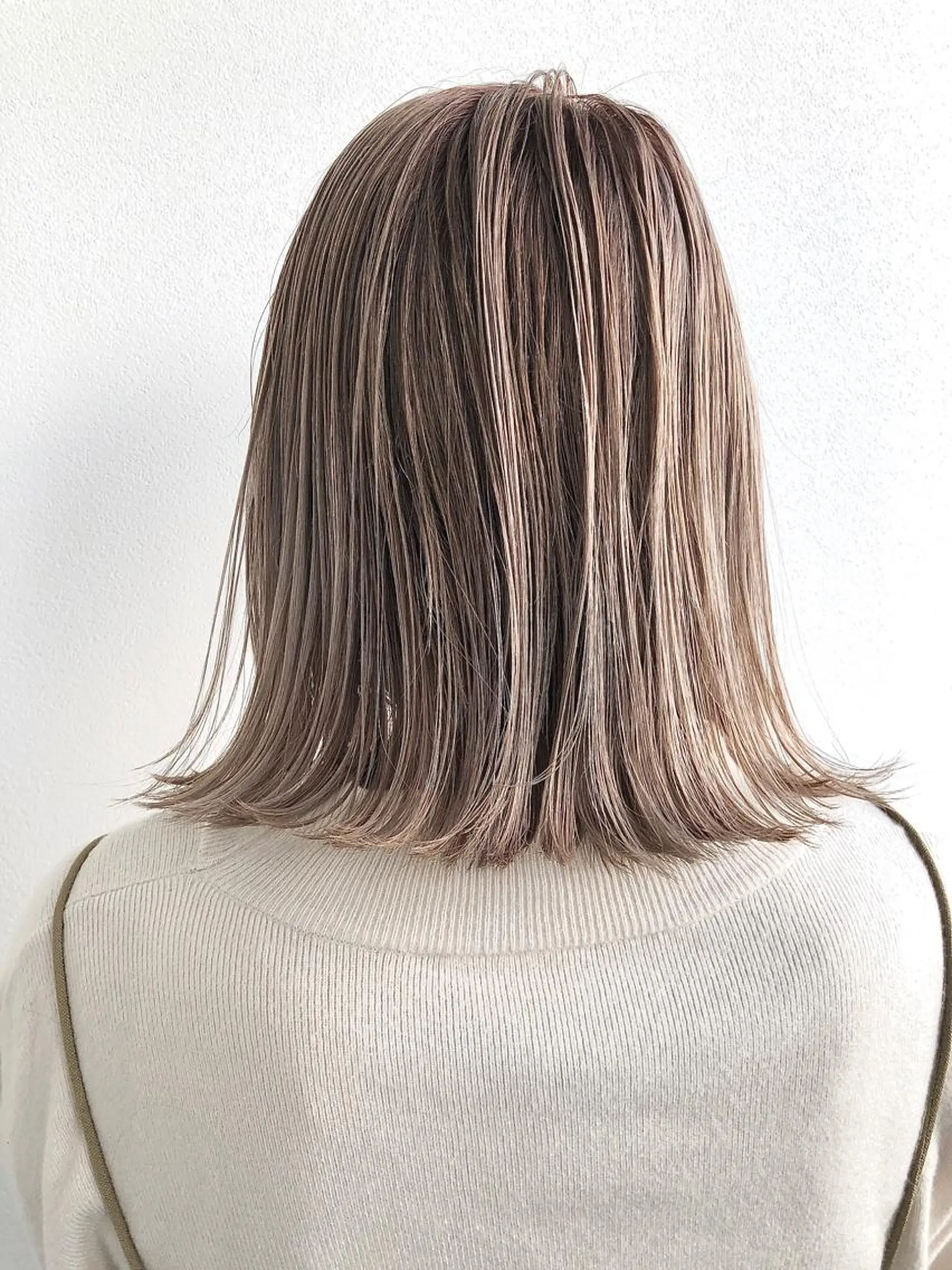 ミディアム カラー ヘアカラー 顔周りレイヤー/韓国 ブリーチminamiのヘアスタイル