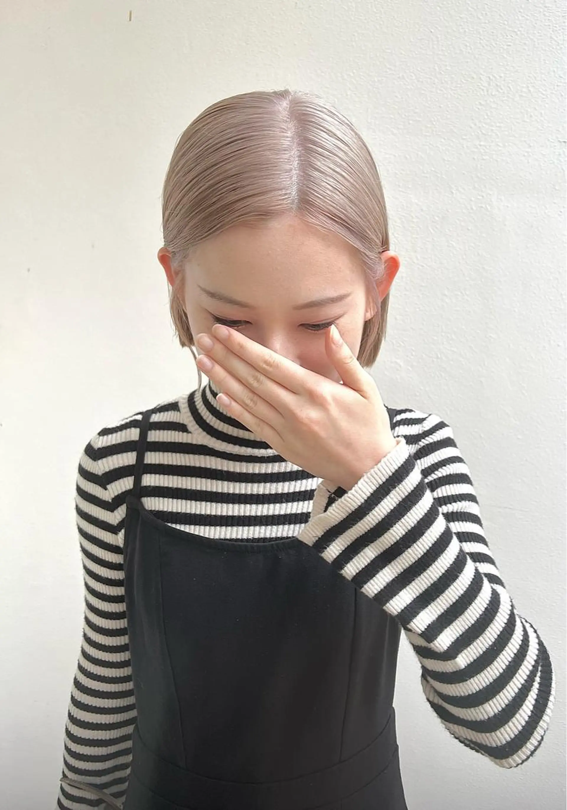 ショート カラー GiseL アンリのヘアスタイル