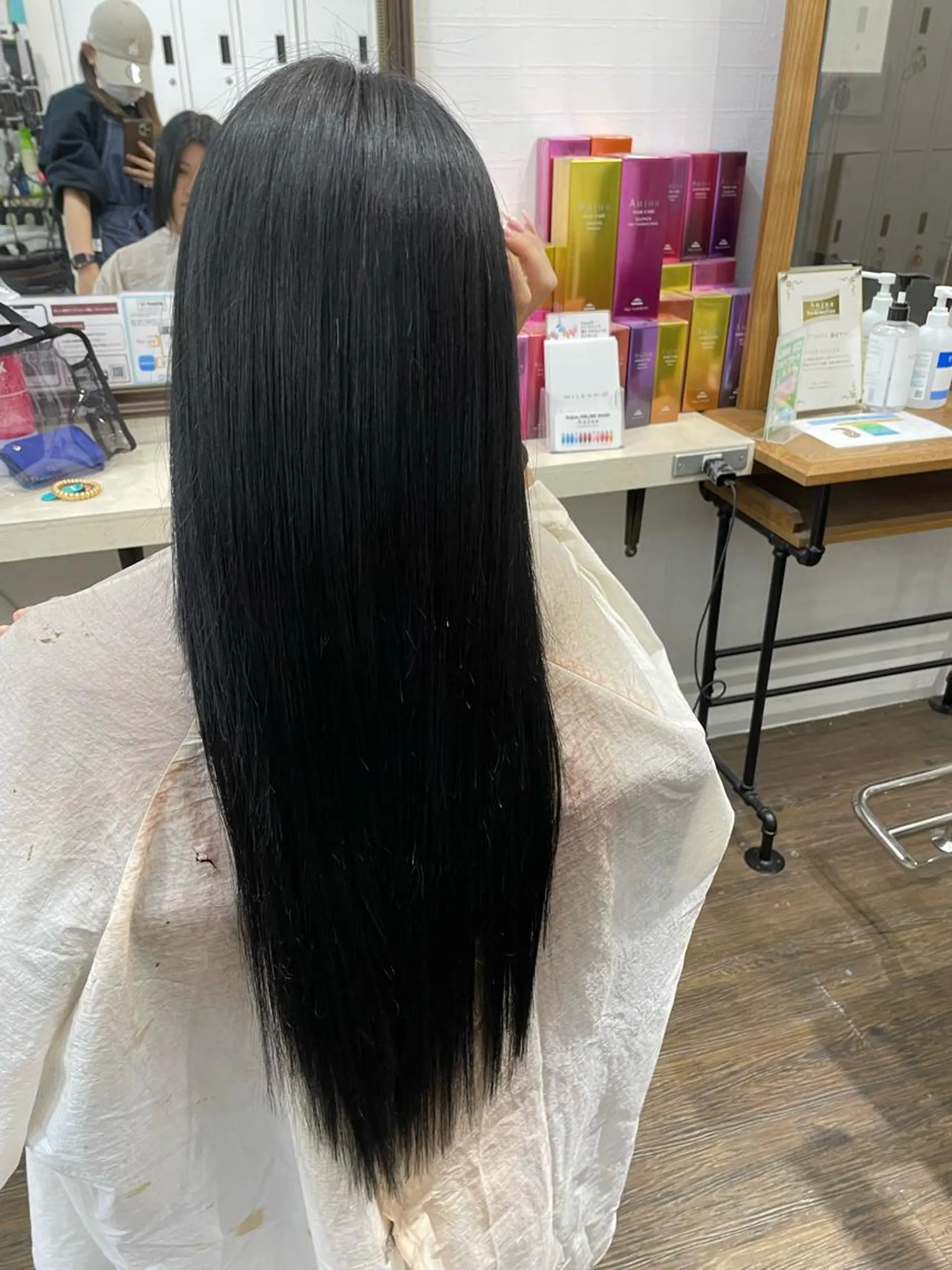 ロング apollo 横浜所属・横浜🦋ハイトーン 🫐耳つぼジュエリーのヘアスタイル