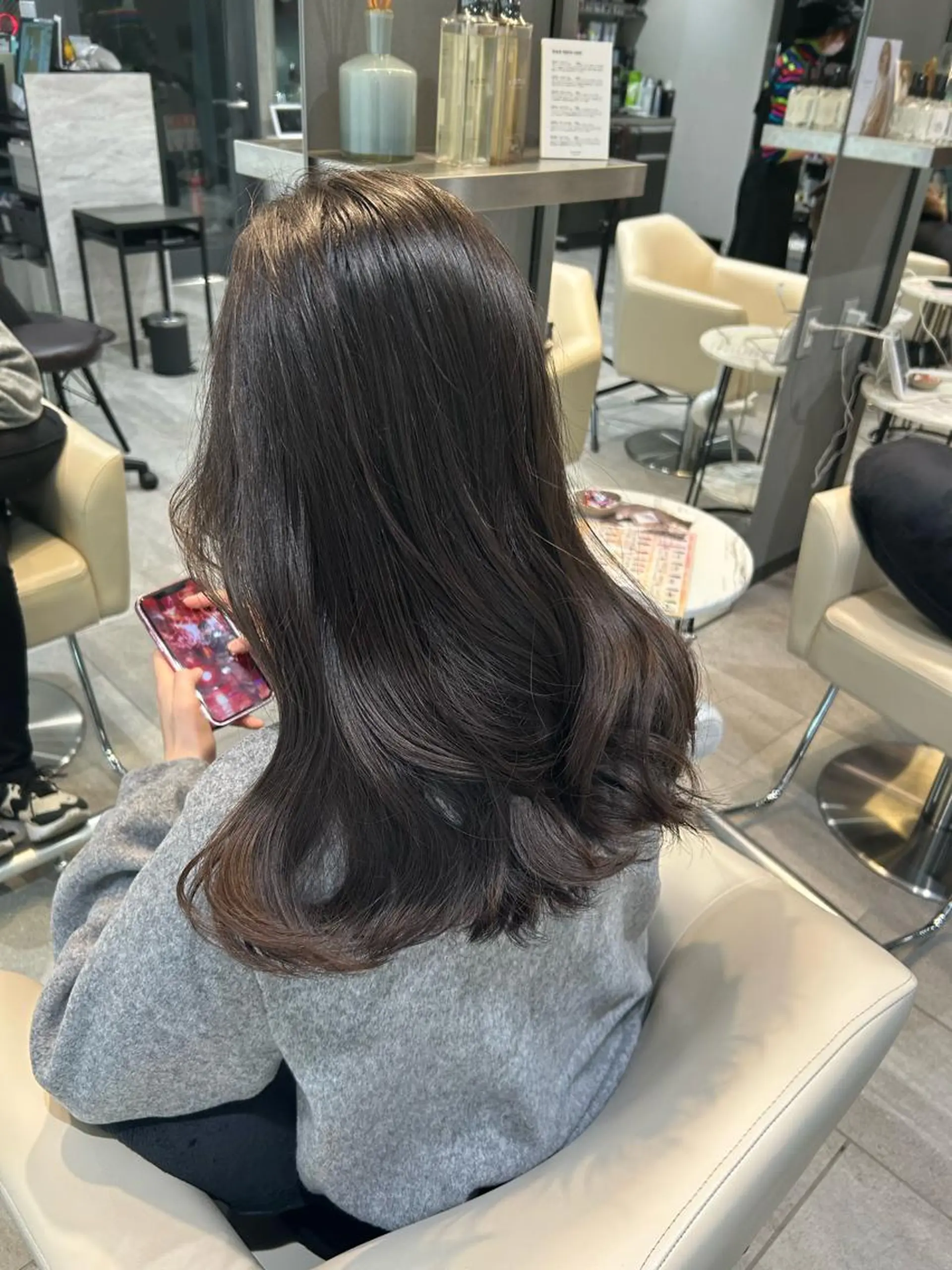 ロング カット トリートメント まひろ エクステ／ハイトーンのヘアスタイル