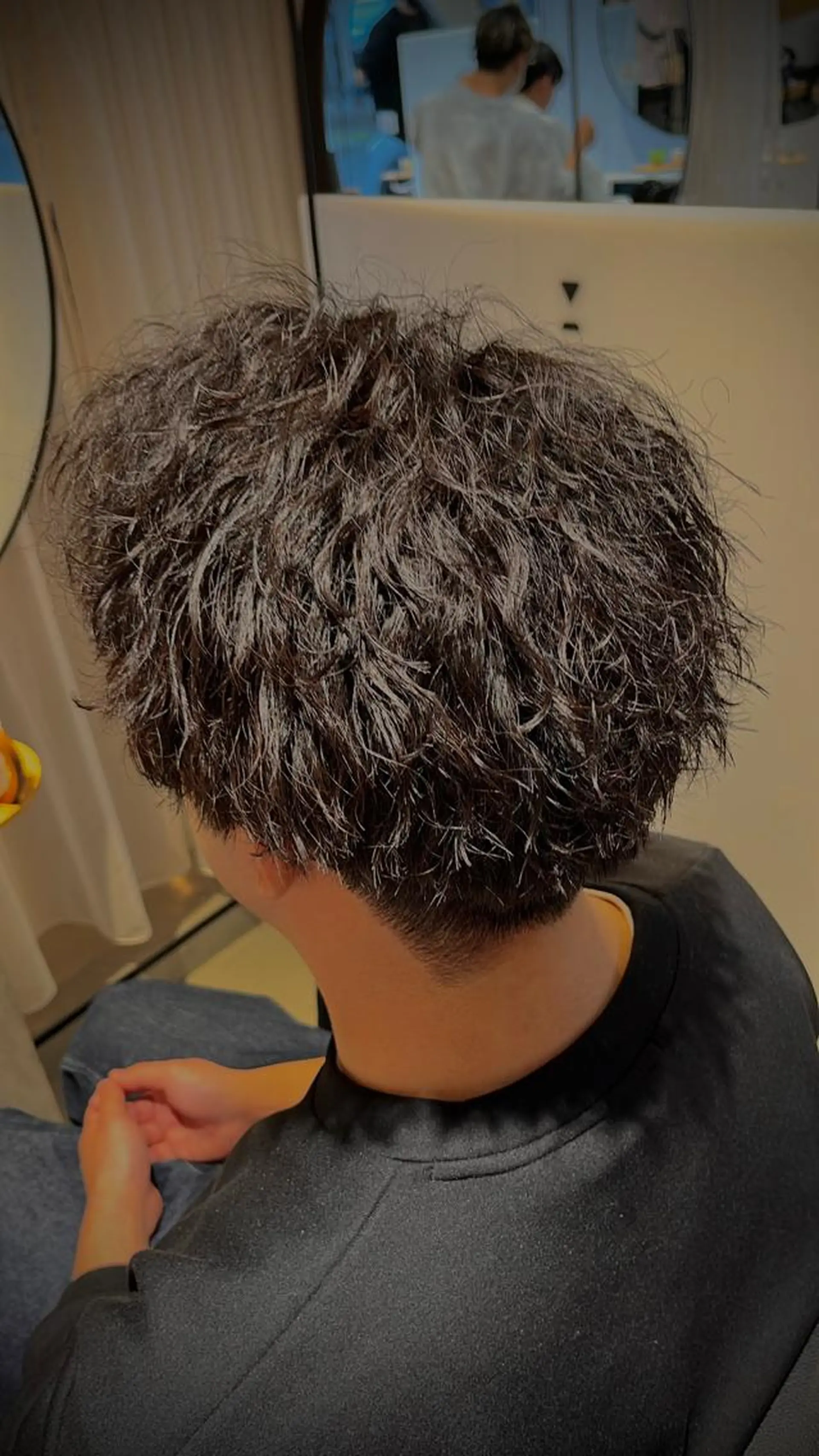 ショート パーマ メンズ メンズパーマ 波巻きパーマ APREKO RIKUのヘアスタイル