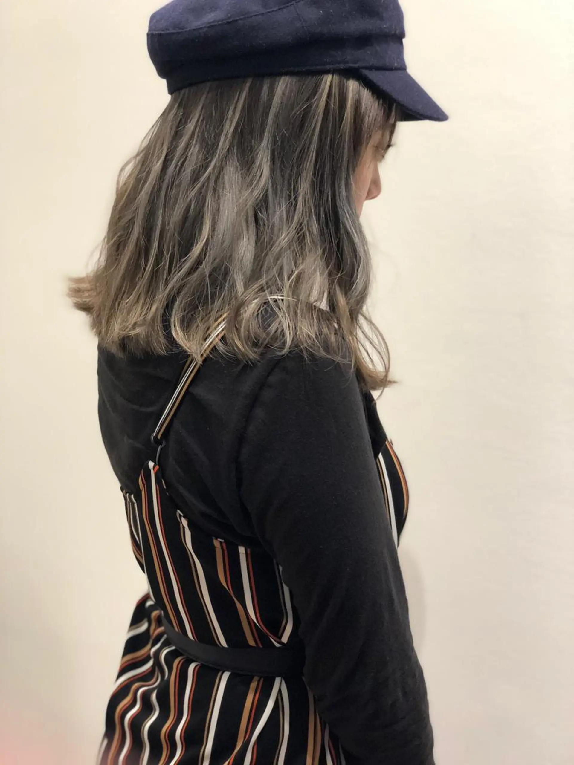 ミディアム カラー グレージュ ハイライトカラー ハイライト ヘアカラー トリートメント Tao所属・藤川 大智のヘアスタイル