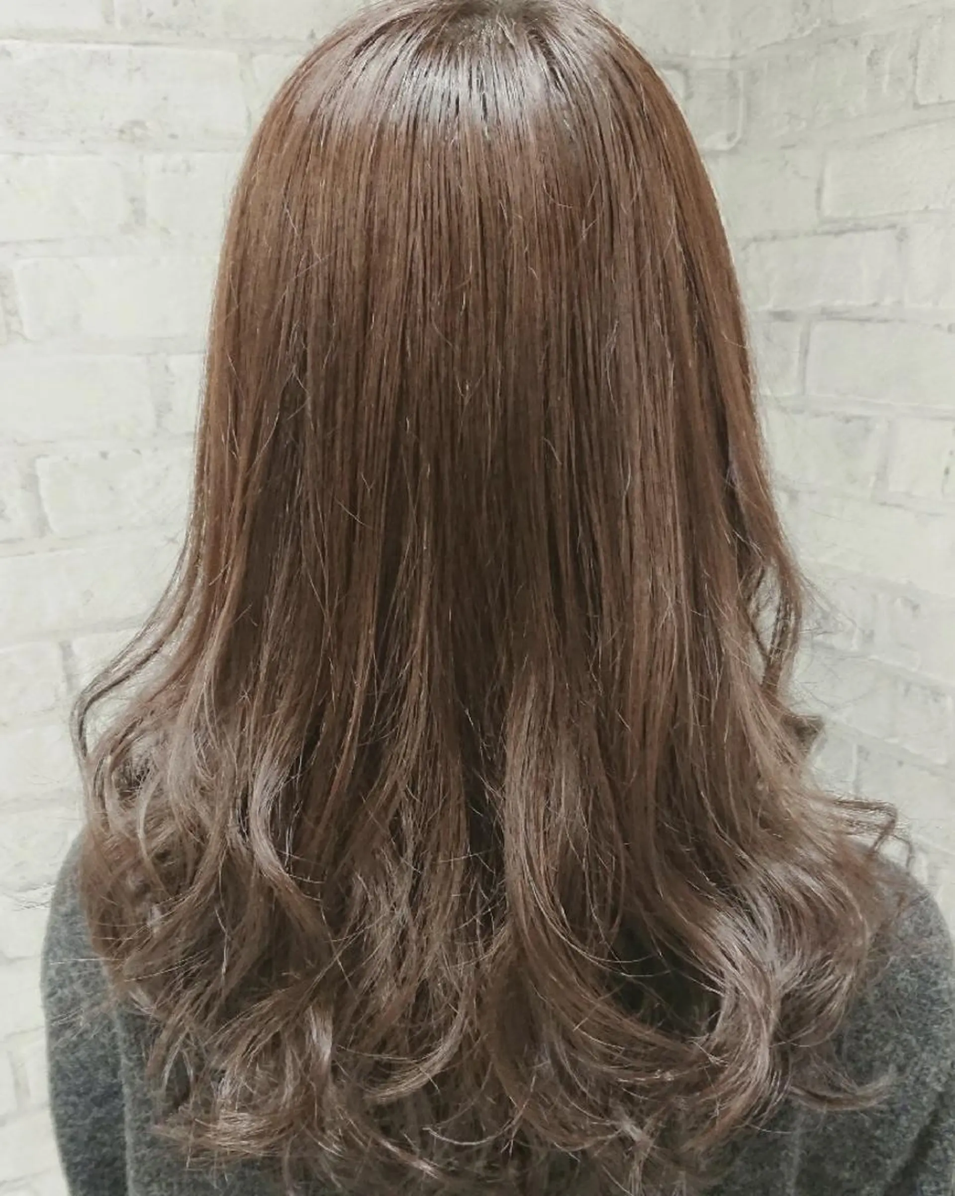 セミロング アッシュ 秋山 幸太のヘアスタイル