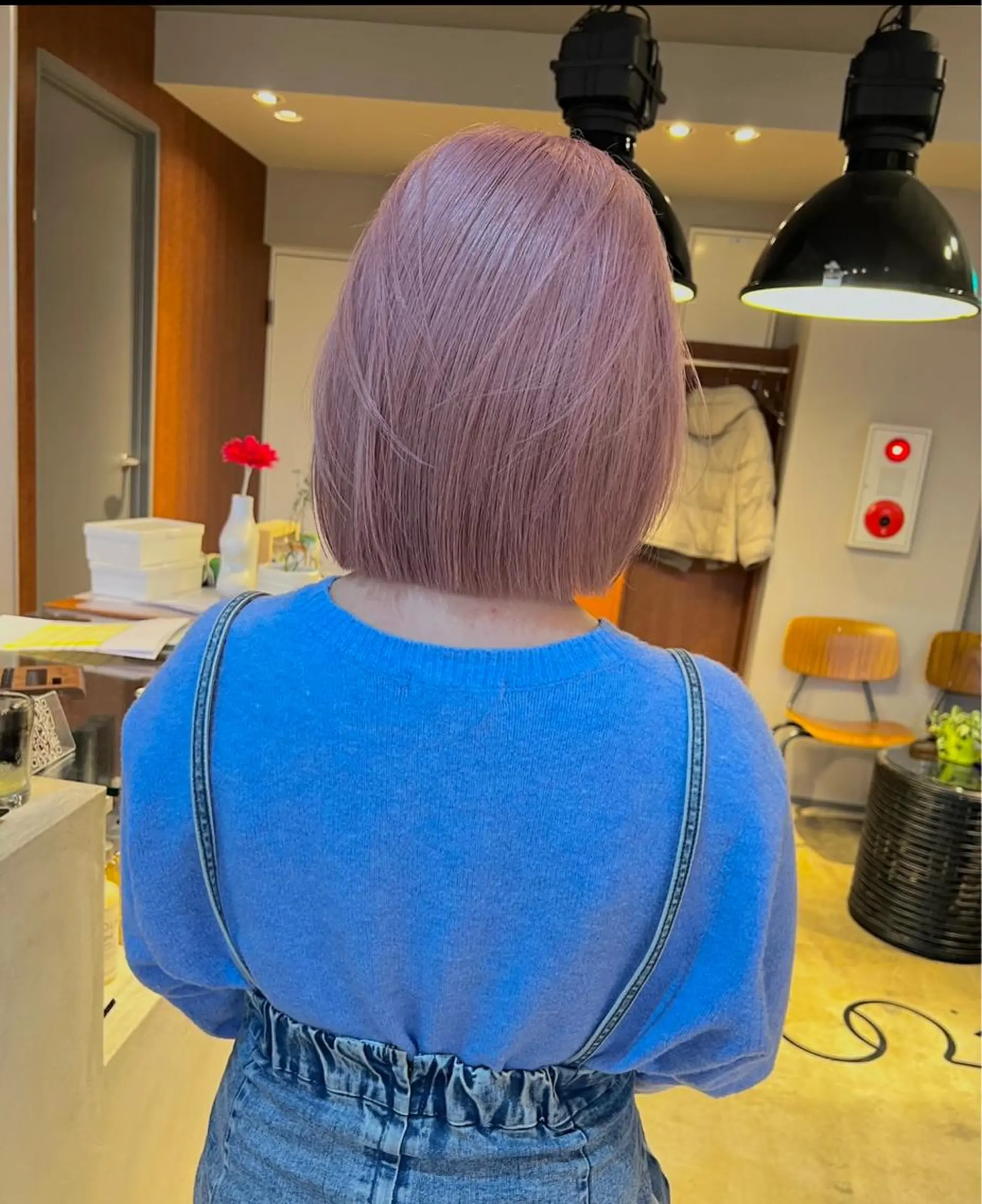 ミディアム カラー ミルクティーベージュ outaのヘアスタイル