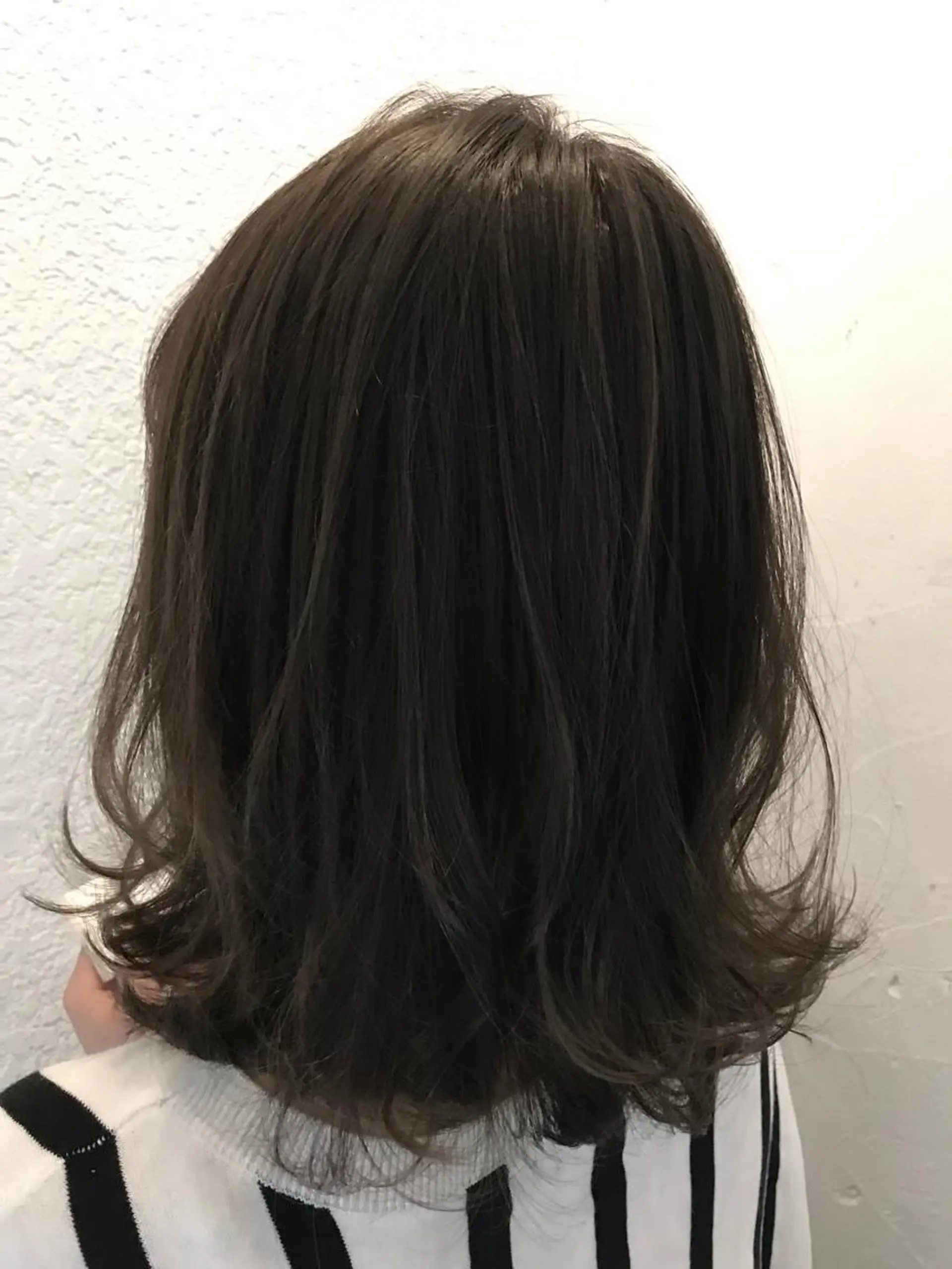 ミディアム カット ヘアカラー 緑地公園美容室 neohairのヘアスタイル