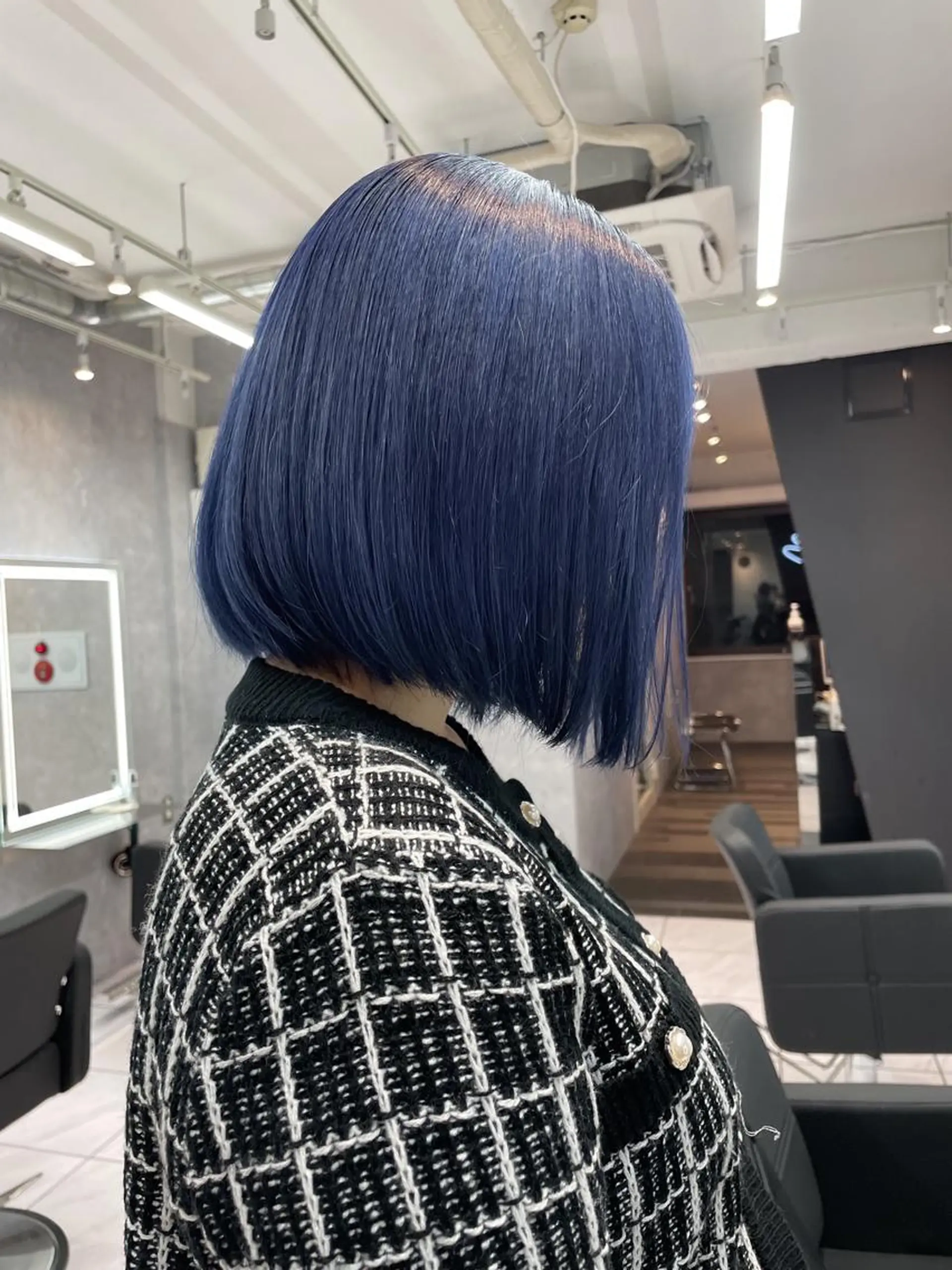 ミディアム カラー ヘアアレンジ ブリーチ ブルーカラー ネイビーカラー ヘアカラー トリートメント _WHITE 天神店 YUMEKA🐻のヘアスタイル