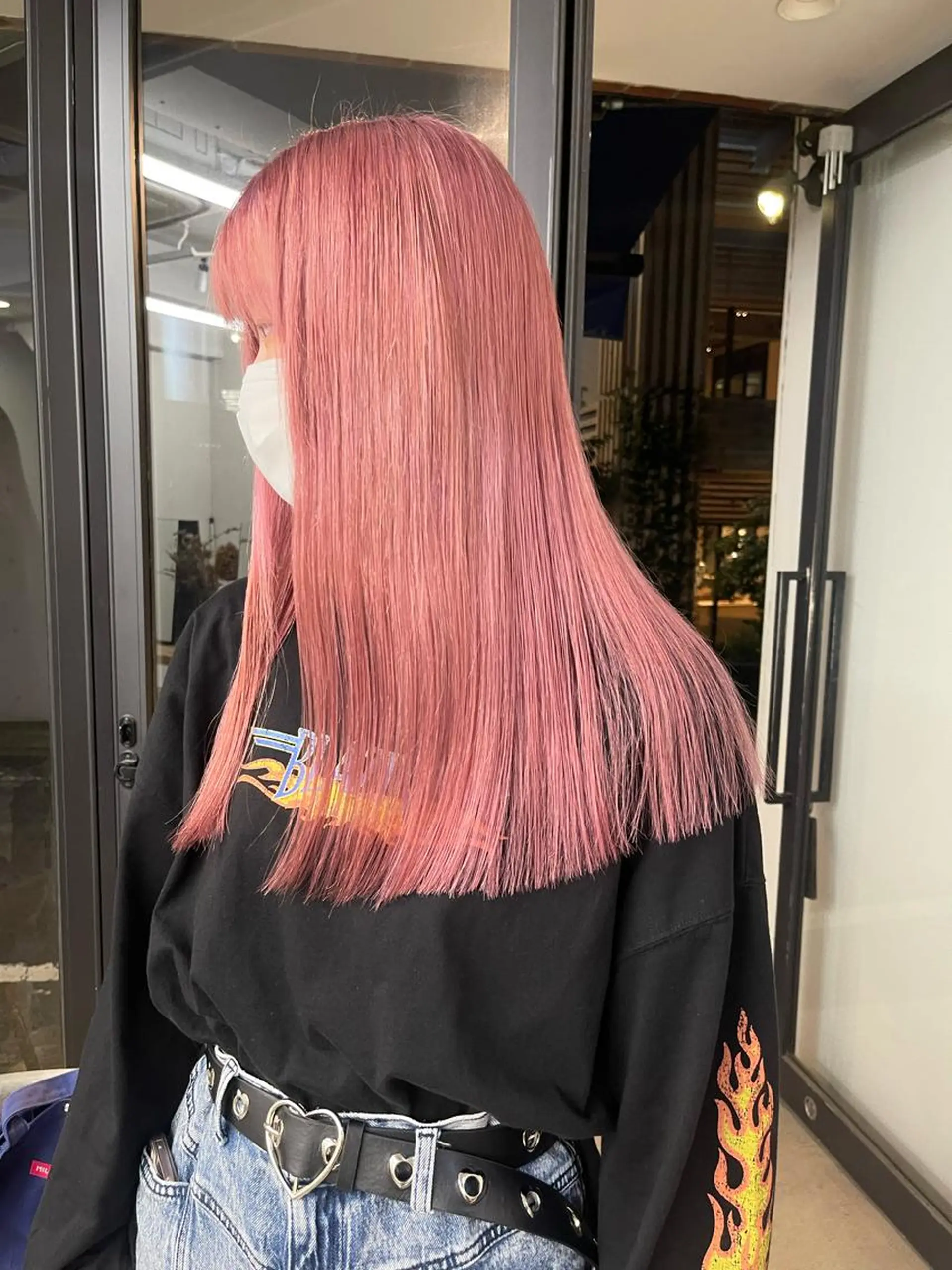 セミロング カラー ブリーチ ピンクカラー ヘアカラー トリートメント 渋谷ケアブリーチ Suuのヘアスタイル