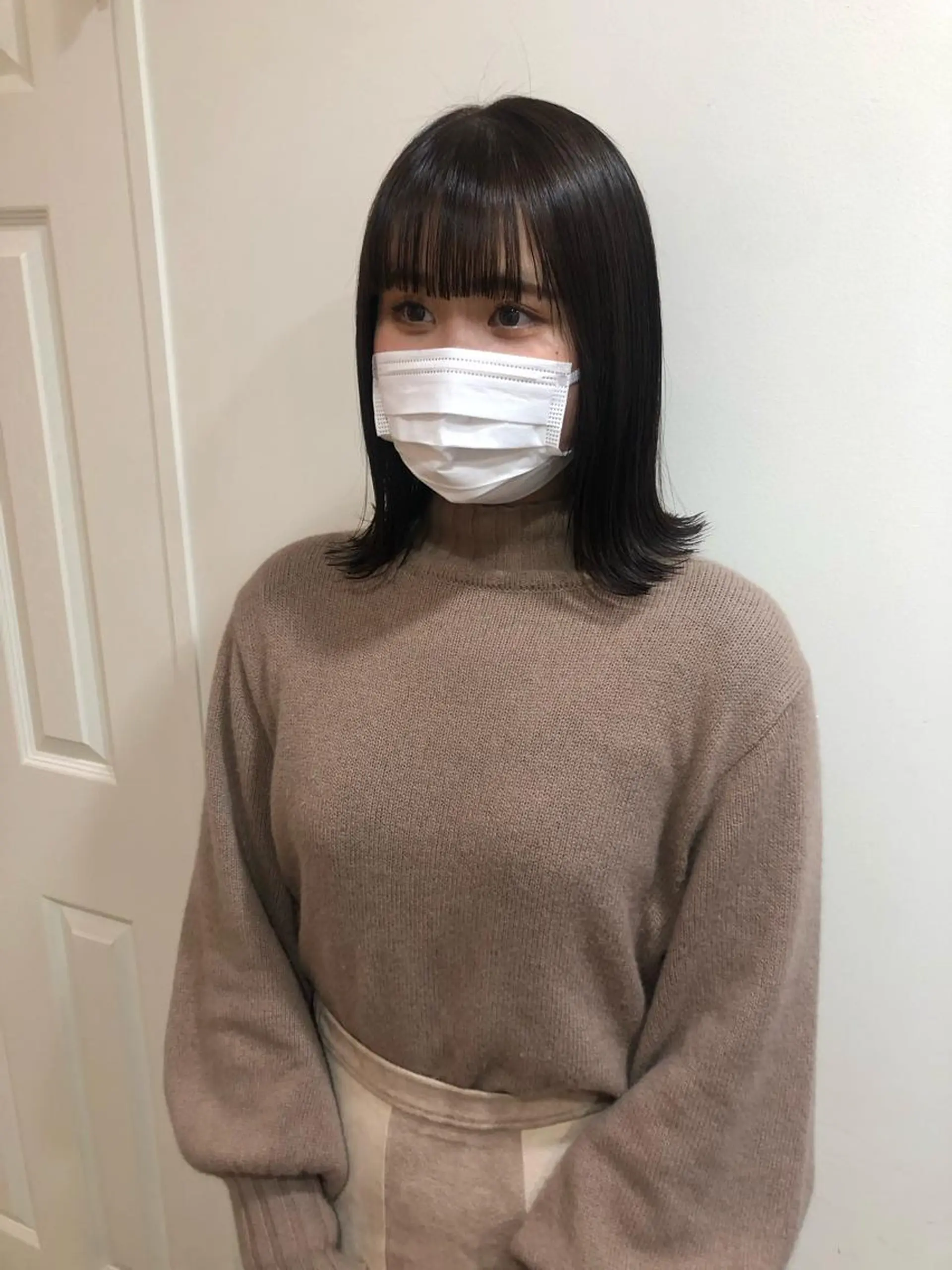 ミディアム カラー カット ヘアカラー トリートメント MIOベージュカラー 柔らかいカラーのヘアスタイル