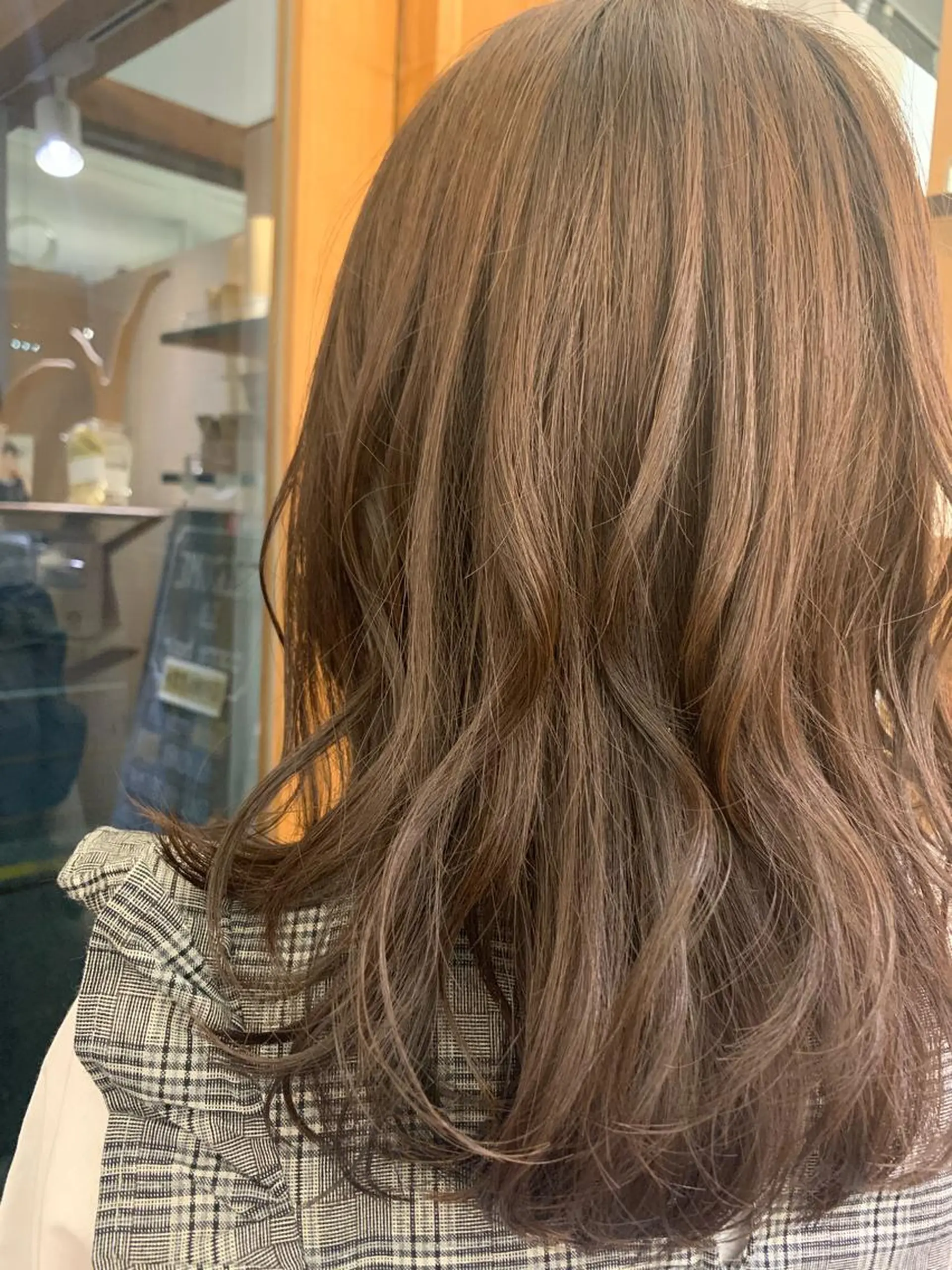 ロング ヘアアレンジ ロングレイヤー レイヤーカット ロング ローレイヤー 門田 晴佳の眉毛・アイブロウイメージ