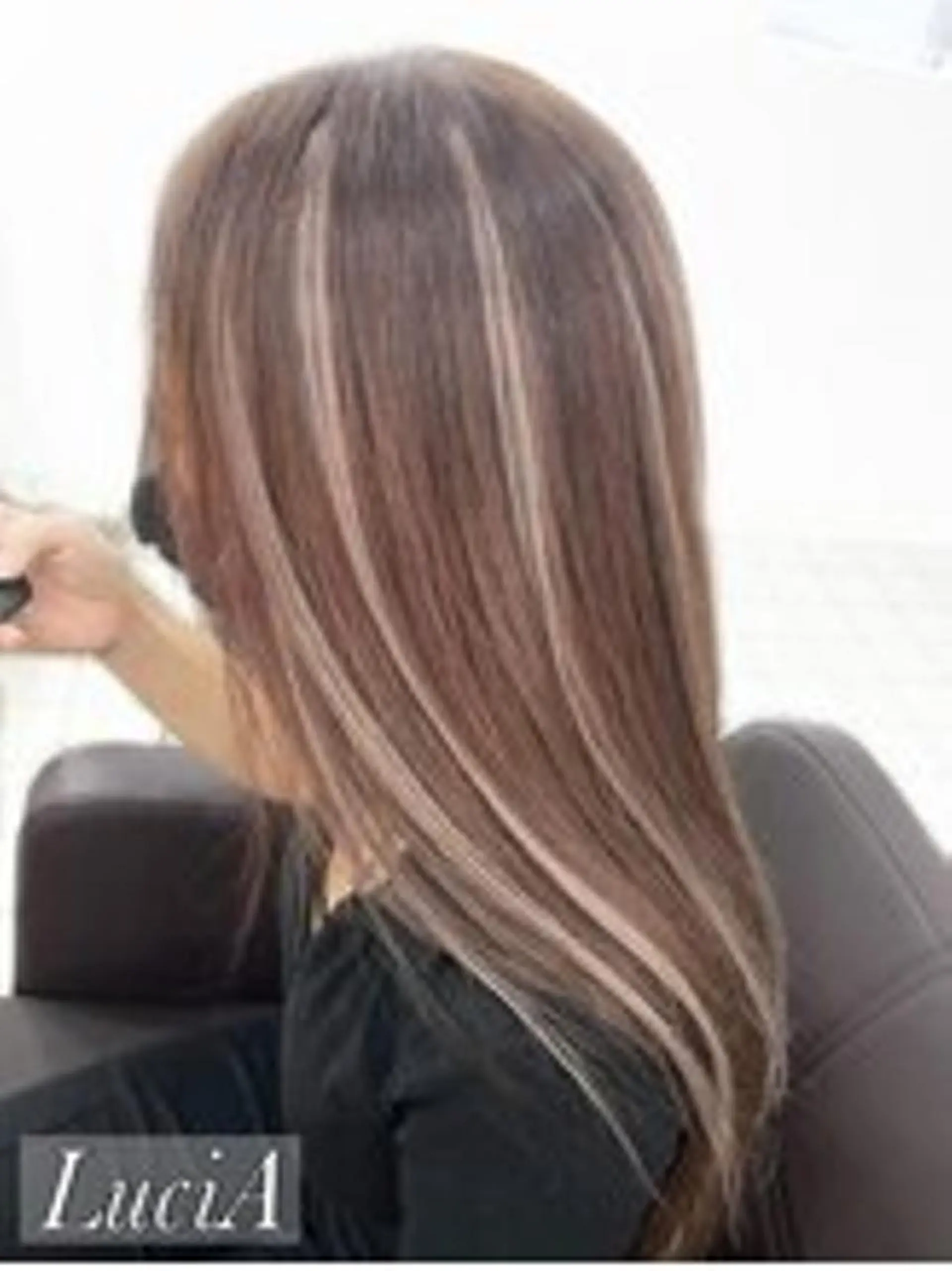 ロング カラー エクステ LuciAのヘアスタイル