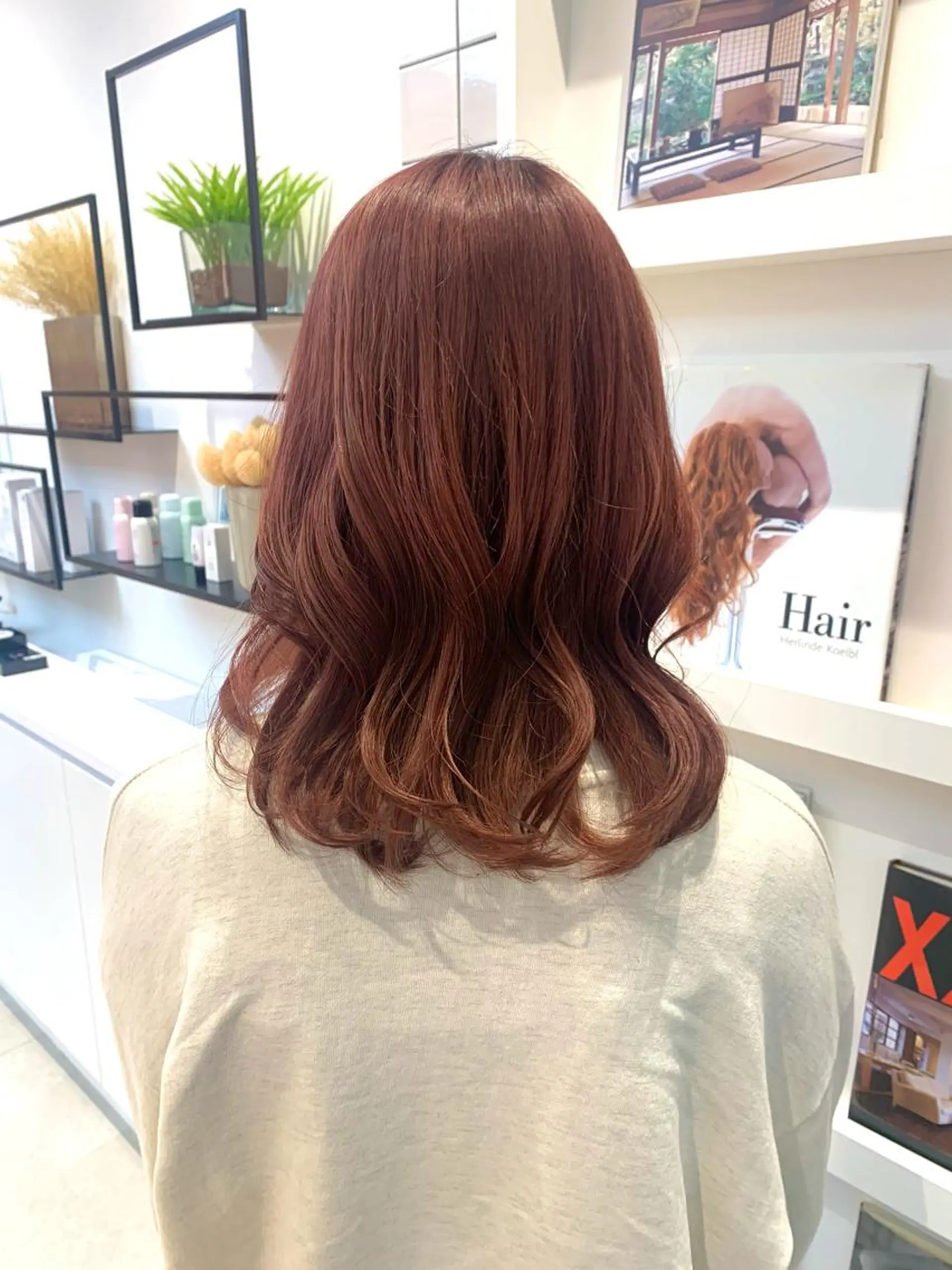 ミディアム みなもと ちはるのヘアスタイル