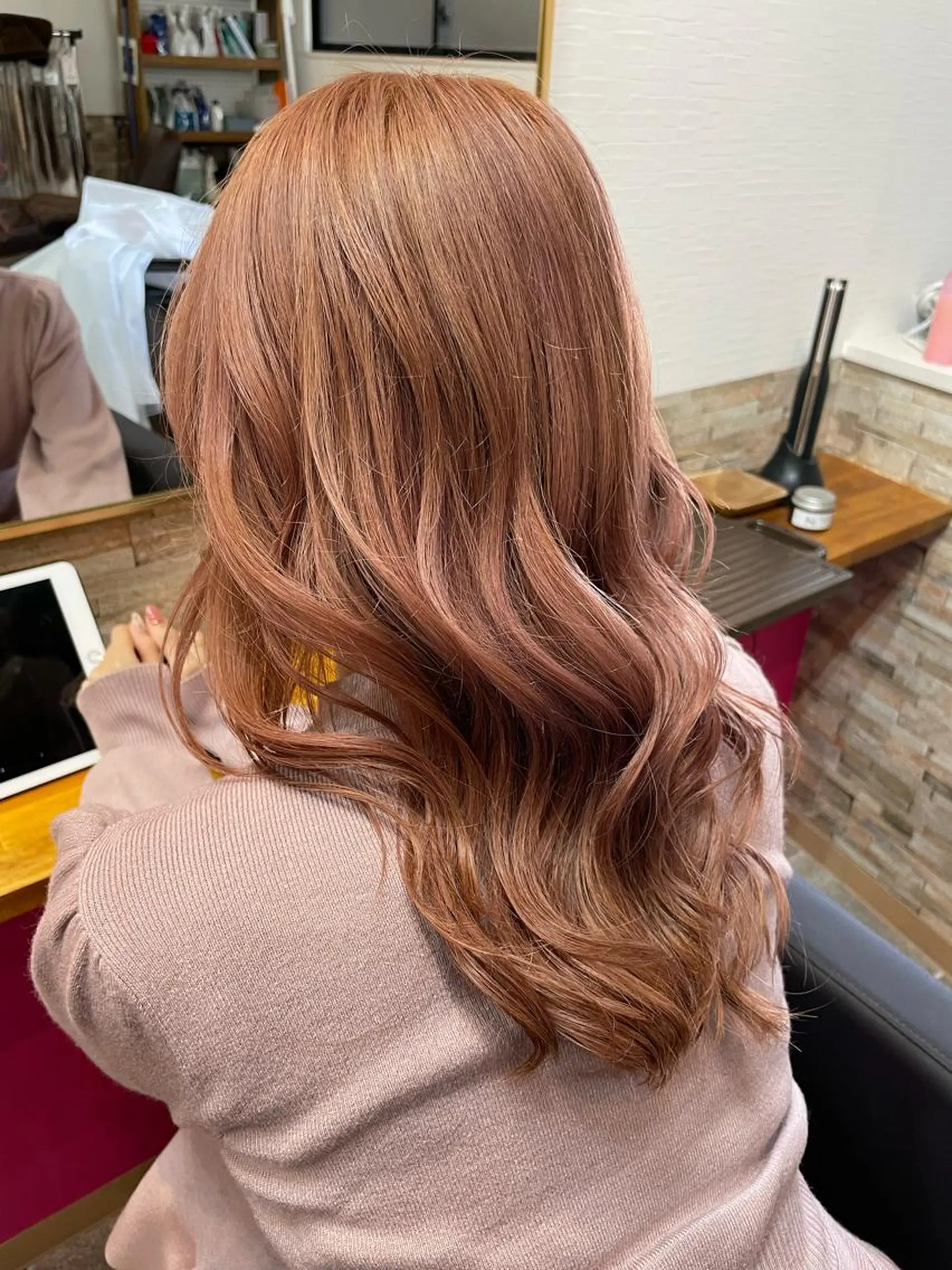 セミロング SALOWIN心斎橋Suite店所属・ブリーチ毛にもできる 縮毛矯正|鷹司郎のヘアスタイル