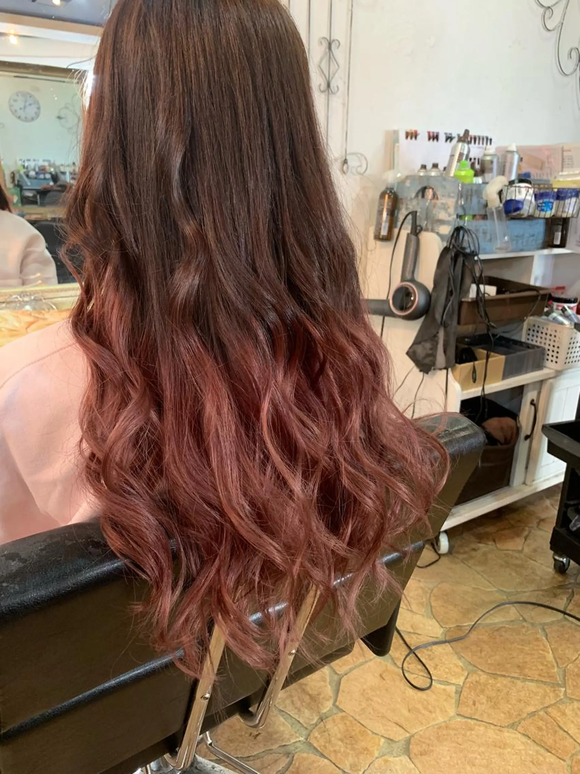 ロング カラー グラデーションカラー ピンクカラー アンフィーヘアー所属・amphihair 高橋祐也のヘアスタイル