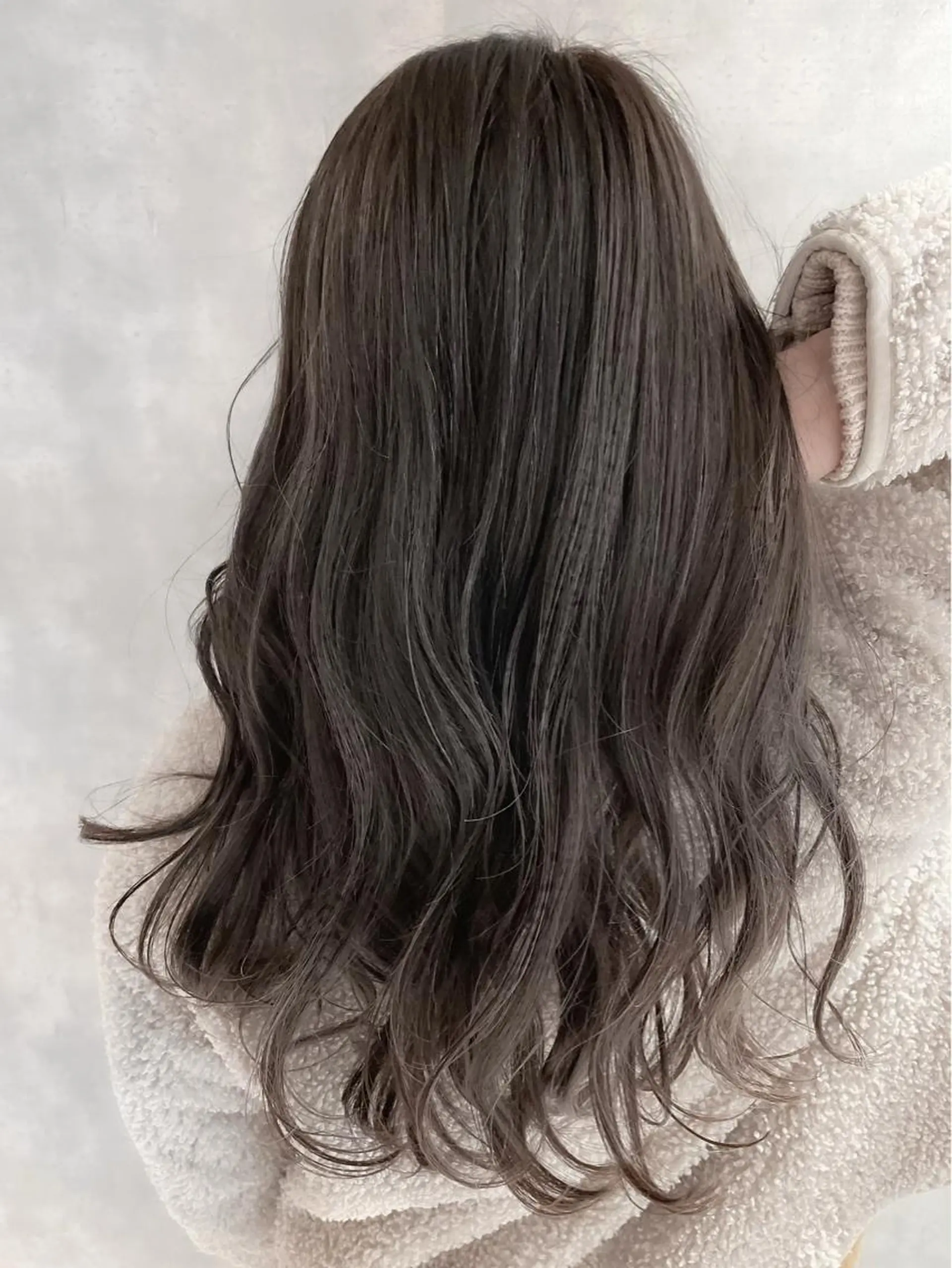 セミロング ANDO HIKARIのヘアスタイル