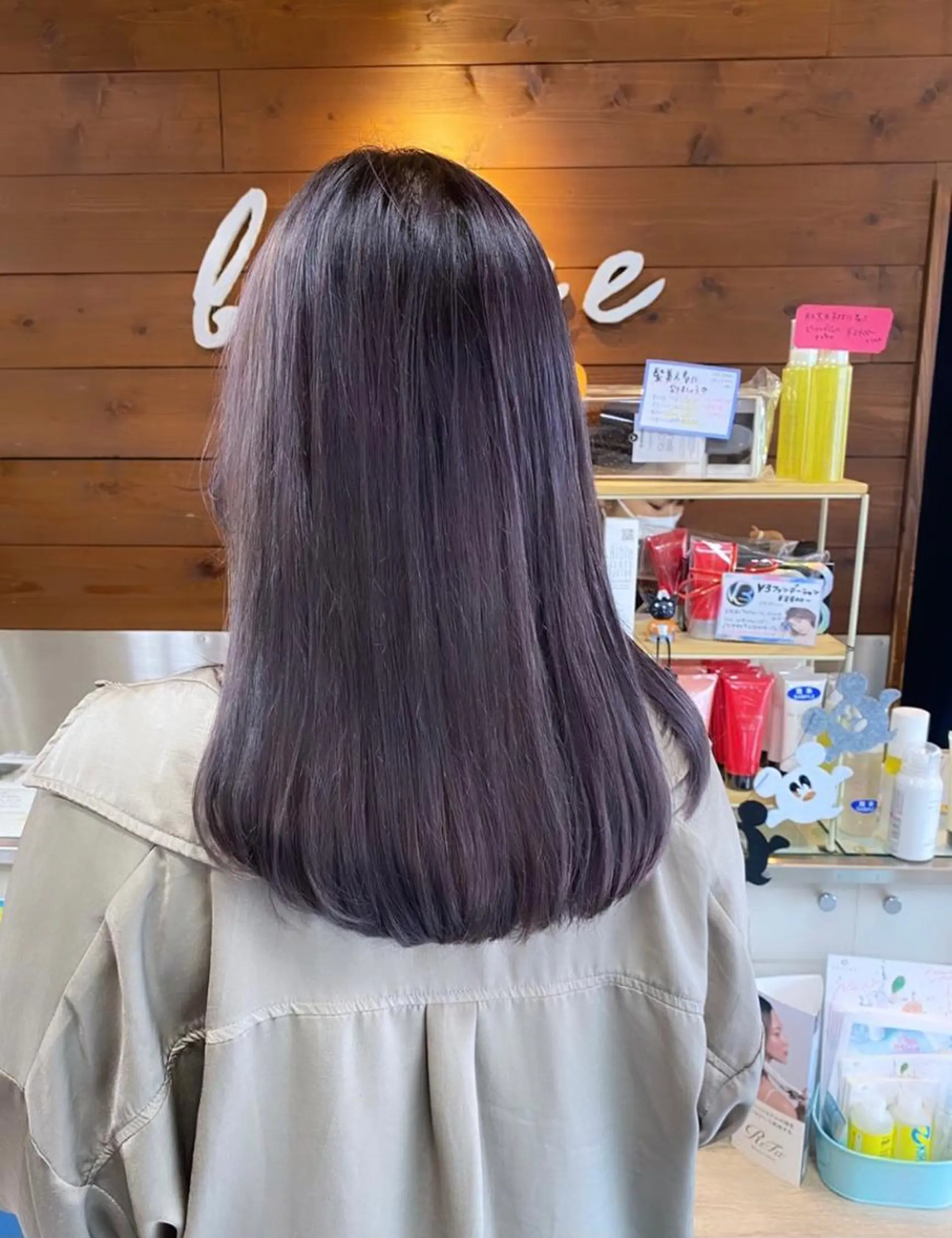 セミロング カラー パーマ ヘアアレンジ ネイル マツエク・マツパ HAIRSALONLOOP所属・川上 麻梨阿のヘアスタイル