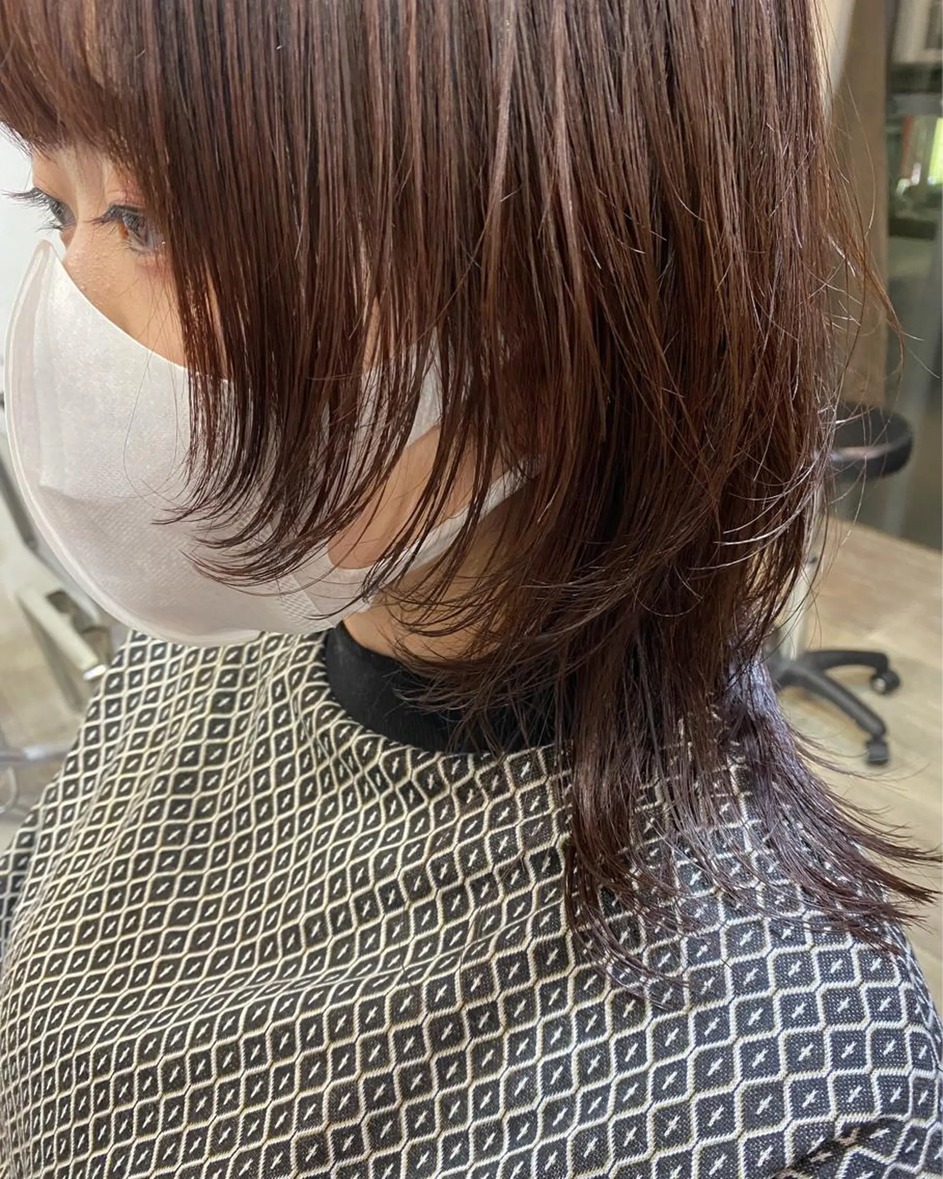 ミディアム W所属・小林 朋花のヘアスタイル