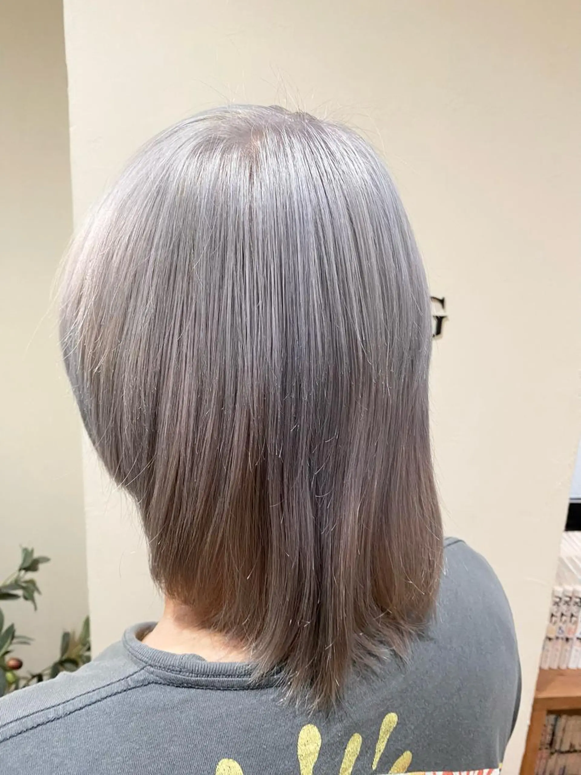 ショート カラー ヘアカラー トリートメント 三戸 修平のヘアスタイル