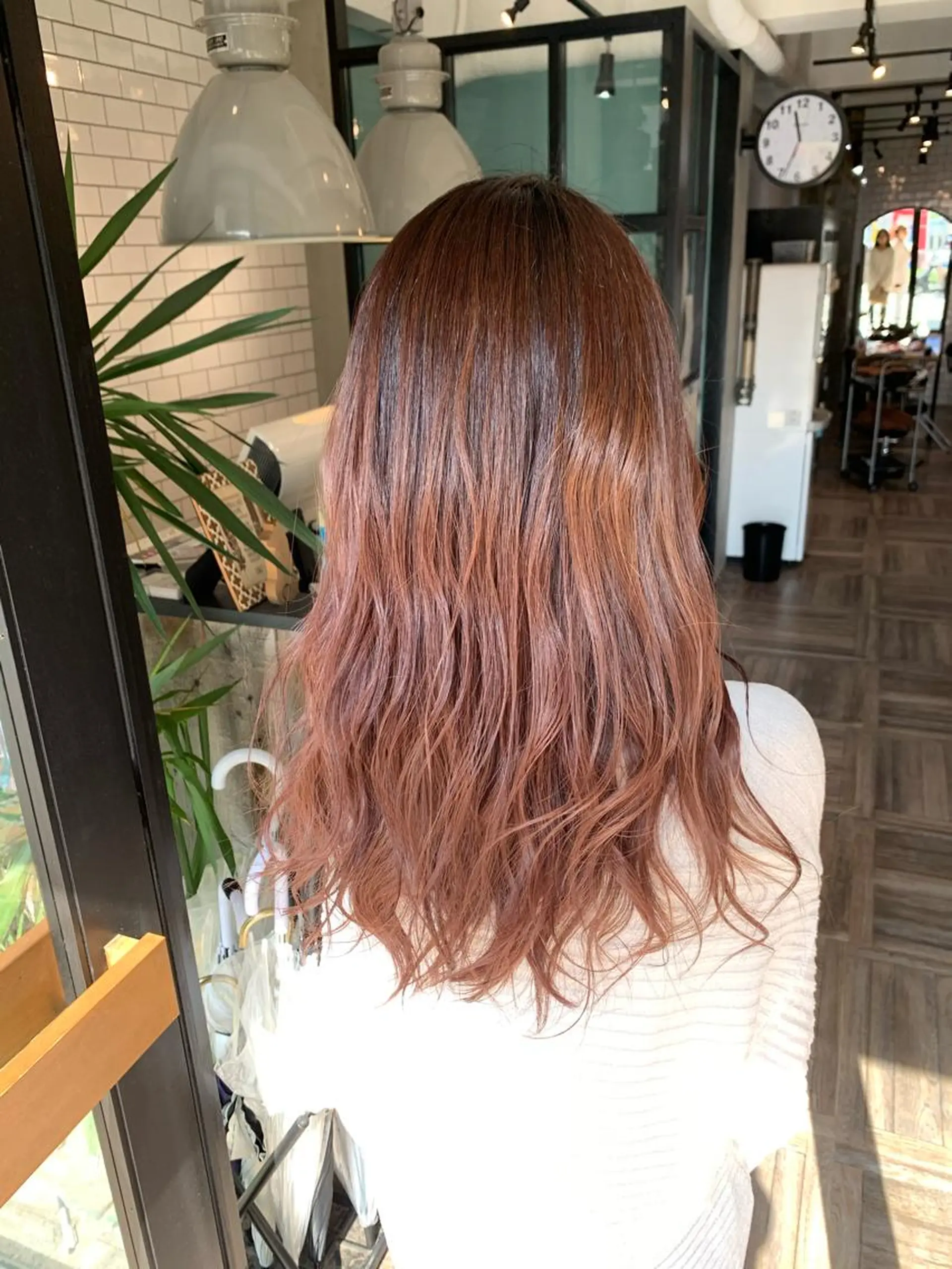 セミロング カラー ヘアアレンジ ANBEL所属・ANBEL代表 西尾裕樹のヘアスタイル