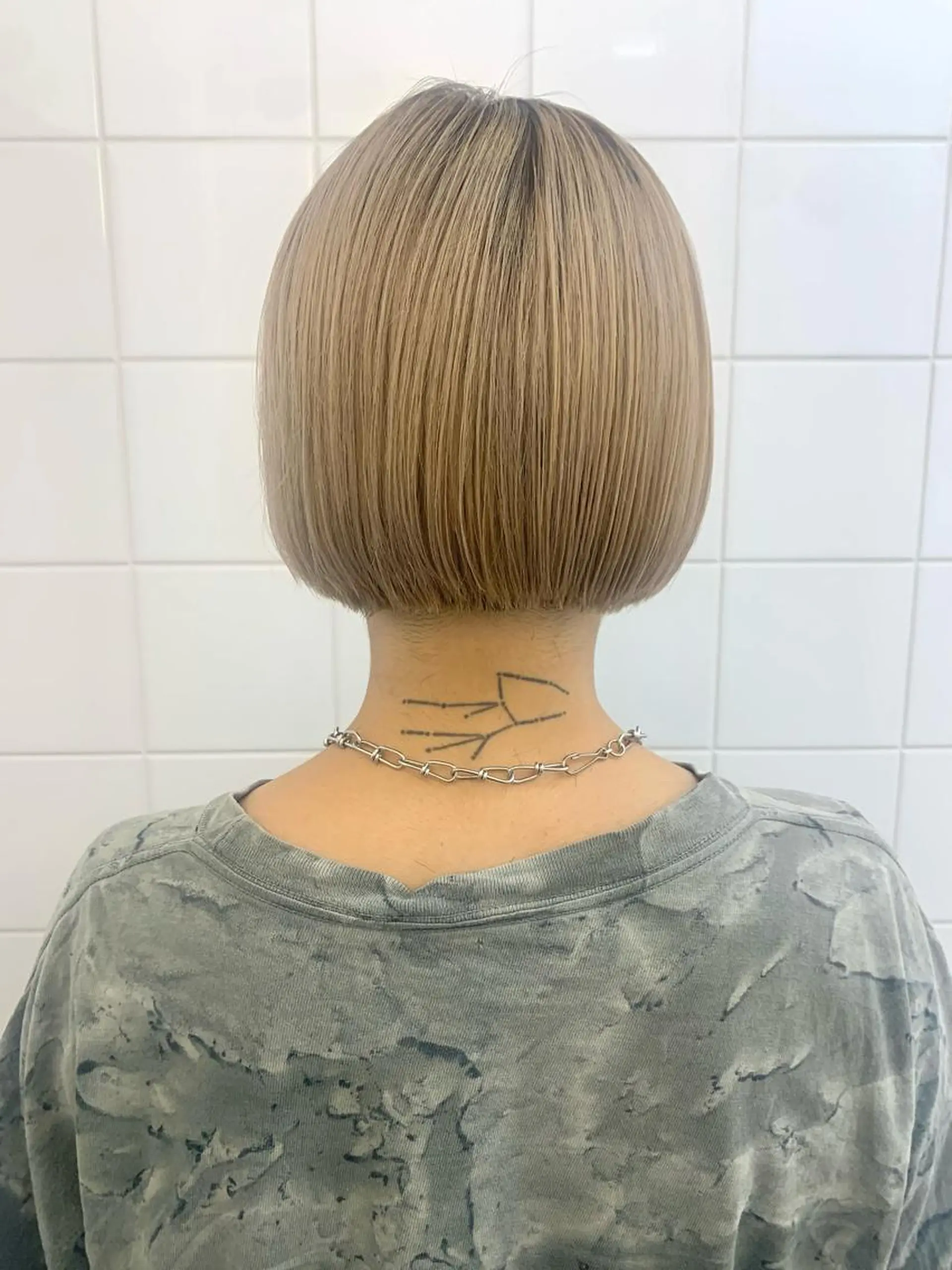 ショート カラー ヘアアレンジ 🧨ブリーチー×ボブ レイヤー💎じゅえるのヘアスタイル