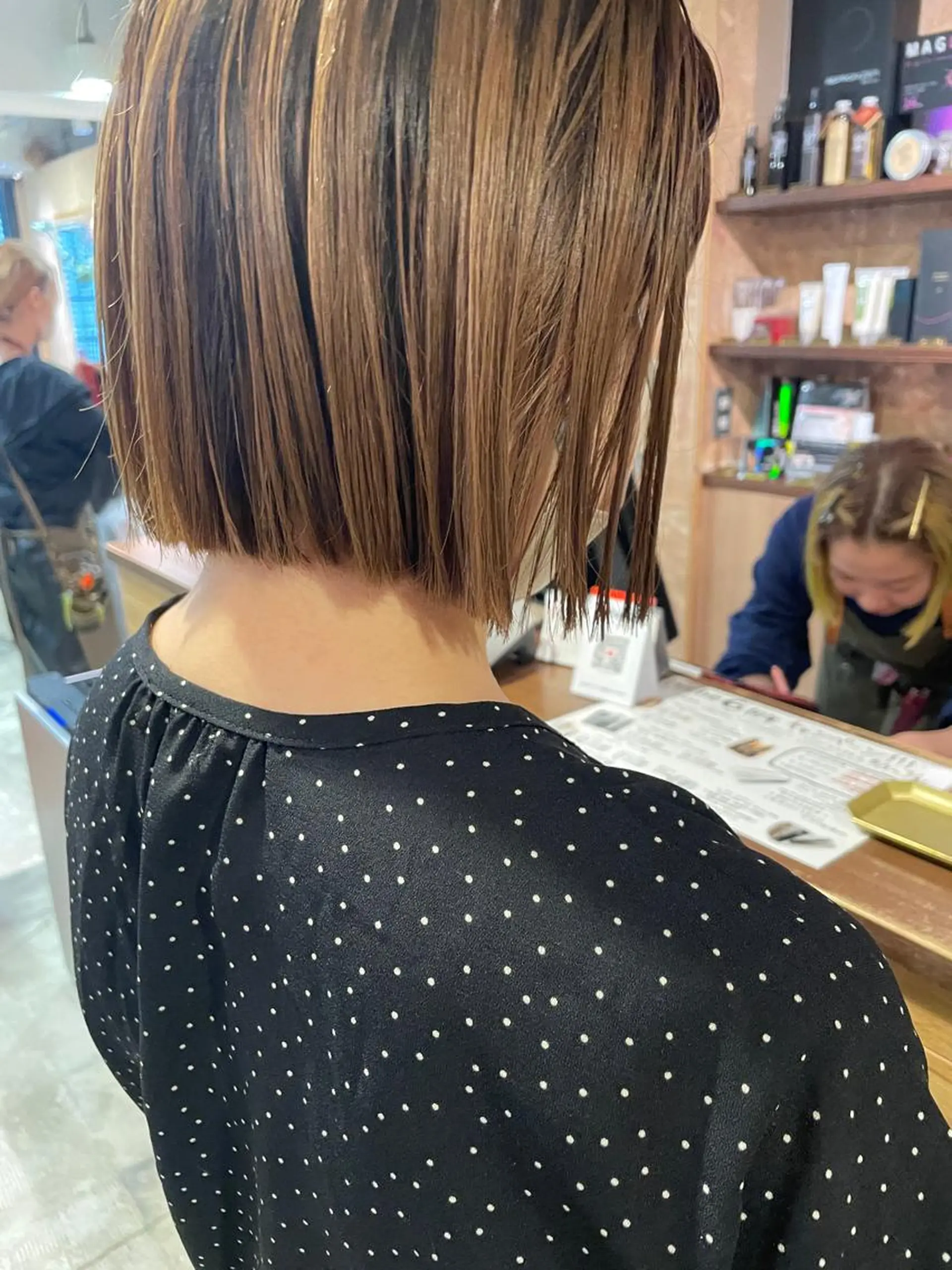 ショート ボブ 外ハネヘア カット さの あやねのヘアスタイル