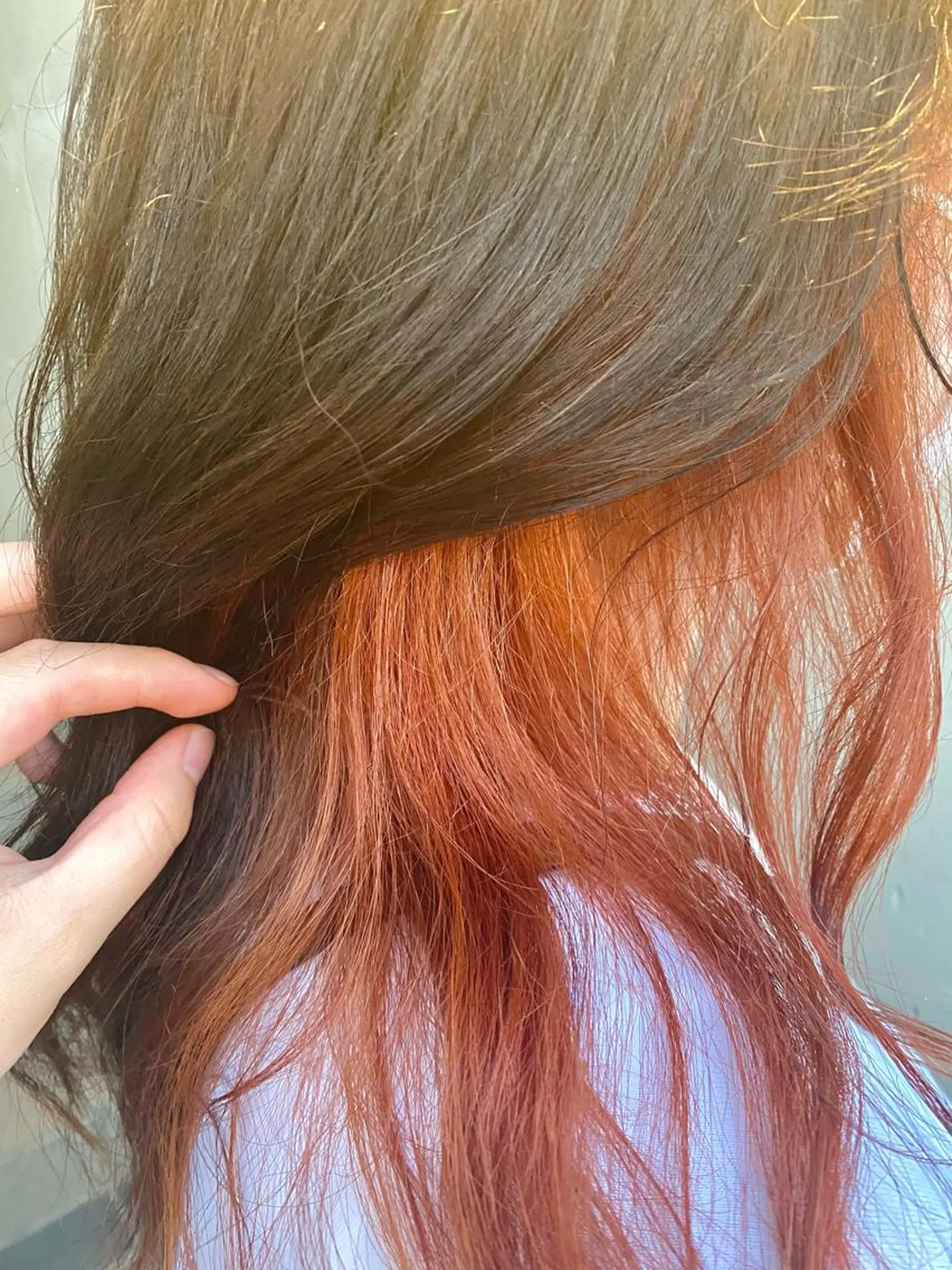 ロング カラー ブリーチ インナーカラー オレンジ ヘアカラー エクステ／インナー カラー 礒野朱里のヘアスタイル