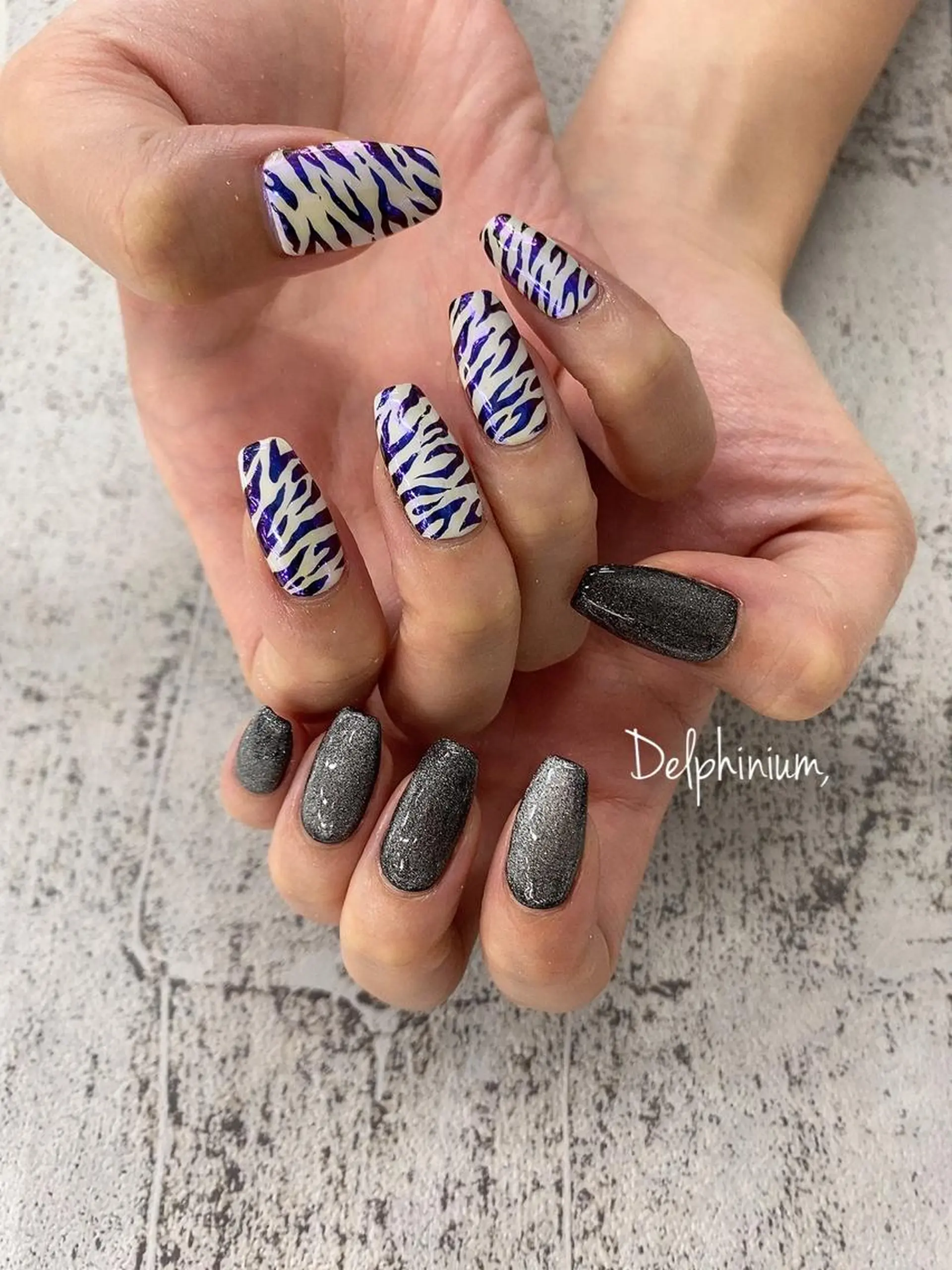 ネイル アニマル柄 アートネイル ジェルネイル マグネットネイル ミラーネイル ハンドネイル 岡本 友恵のネイルデザイン