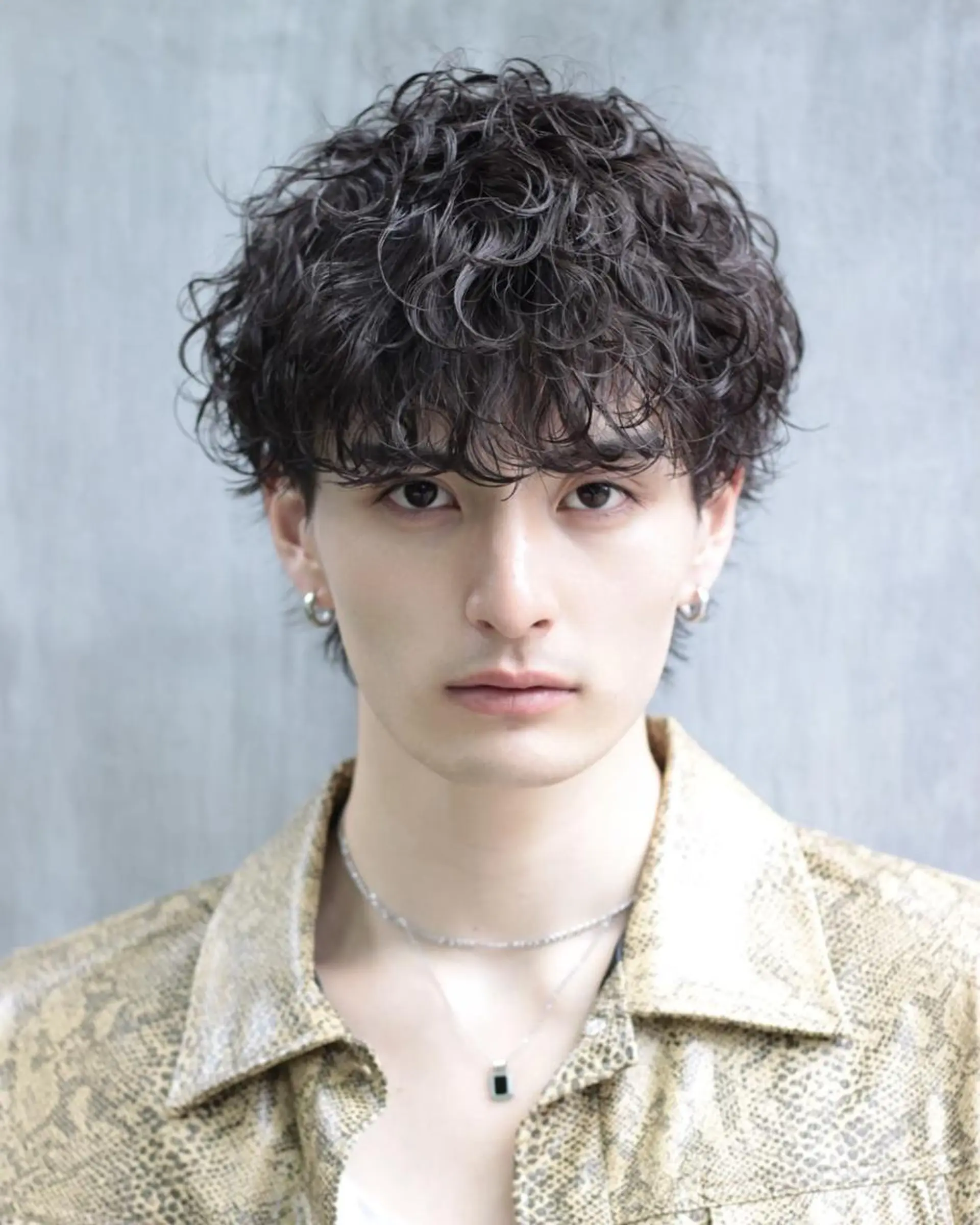 メンズ 🔥パーマで大人な色 気🔥BLUCK札幌のヘアスタイル