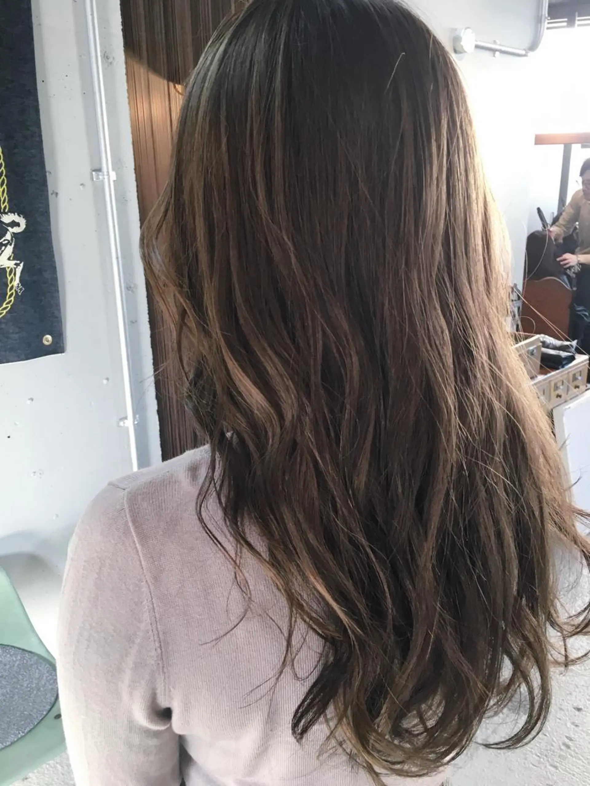 ロング カラー パーマ アッシュ ミルクティーアッシュ 代表 中島貴志のヘアスタイル