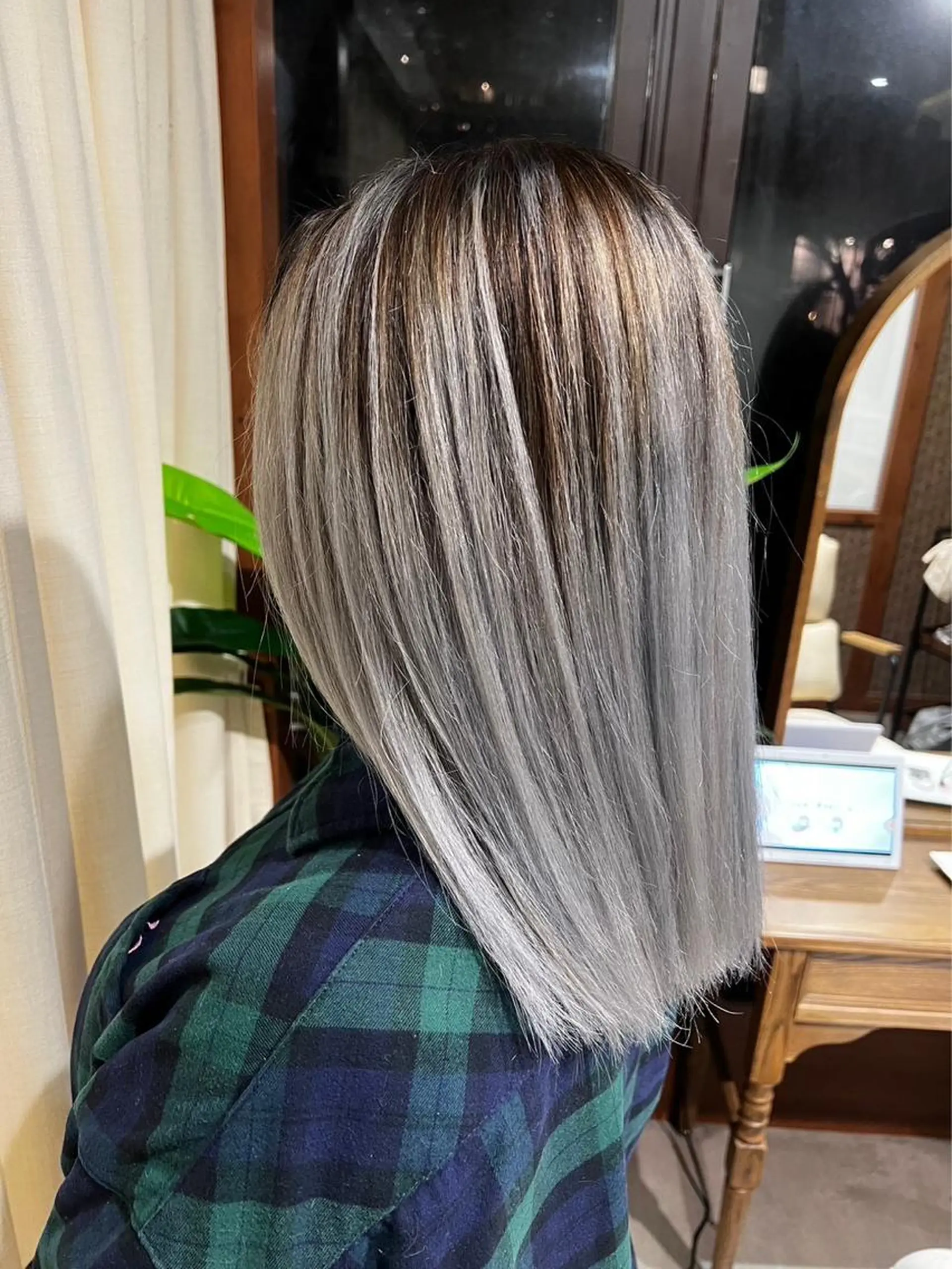 ミディアム カラー ヘアカラー トリートメント 羽田翔大/ブリーチ/ ボブカット/店長のヘアスタイル