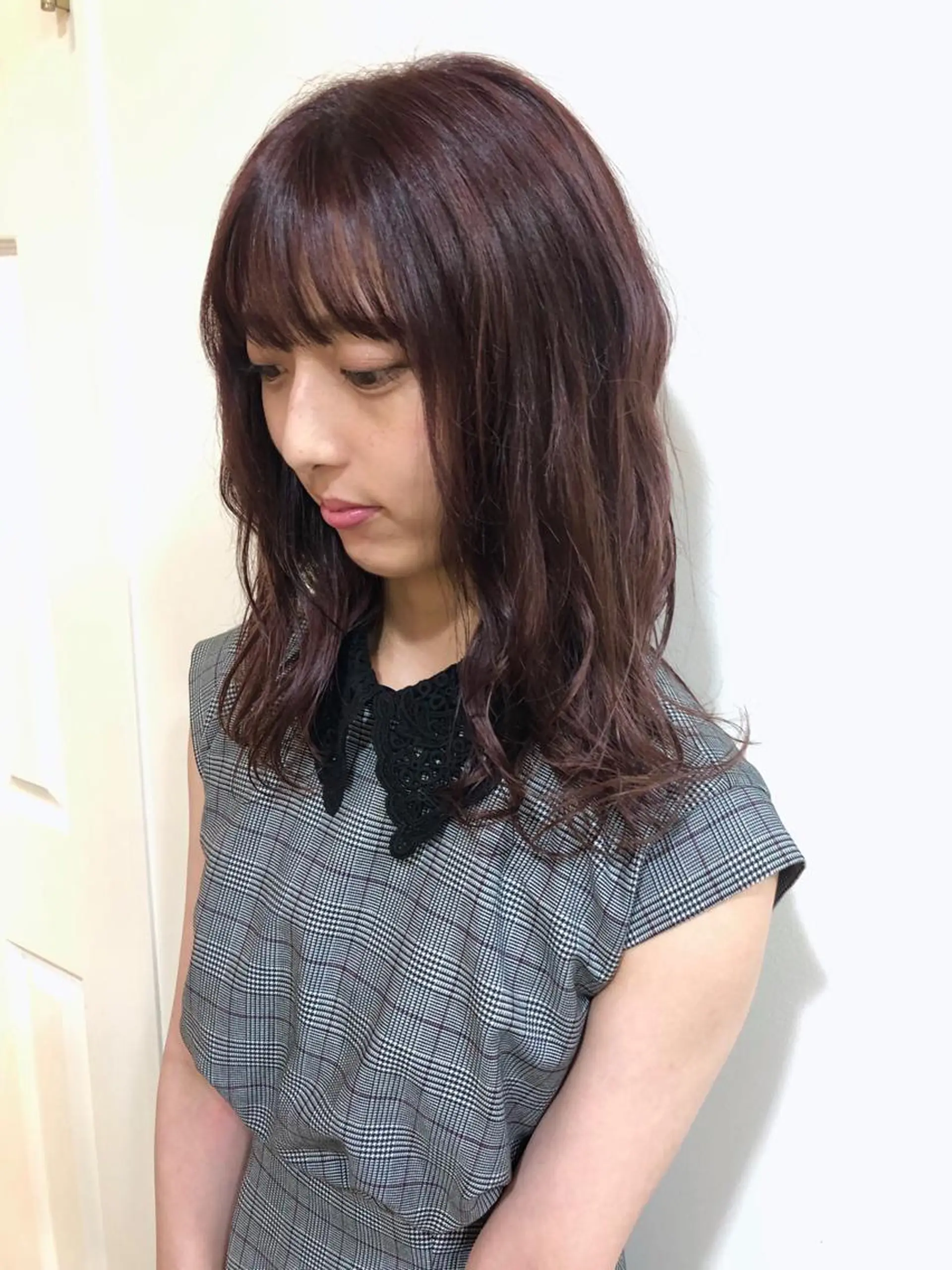 ミディアム カラー カット ヘアカラー トリートメント MIOベージュカラー 柔らかいカラーのヘアスタイル